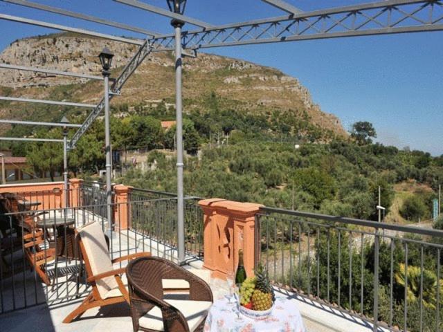 One-Bedroom Apartment with Sea View - Photo 2