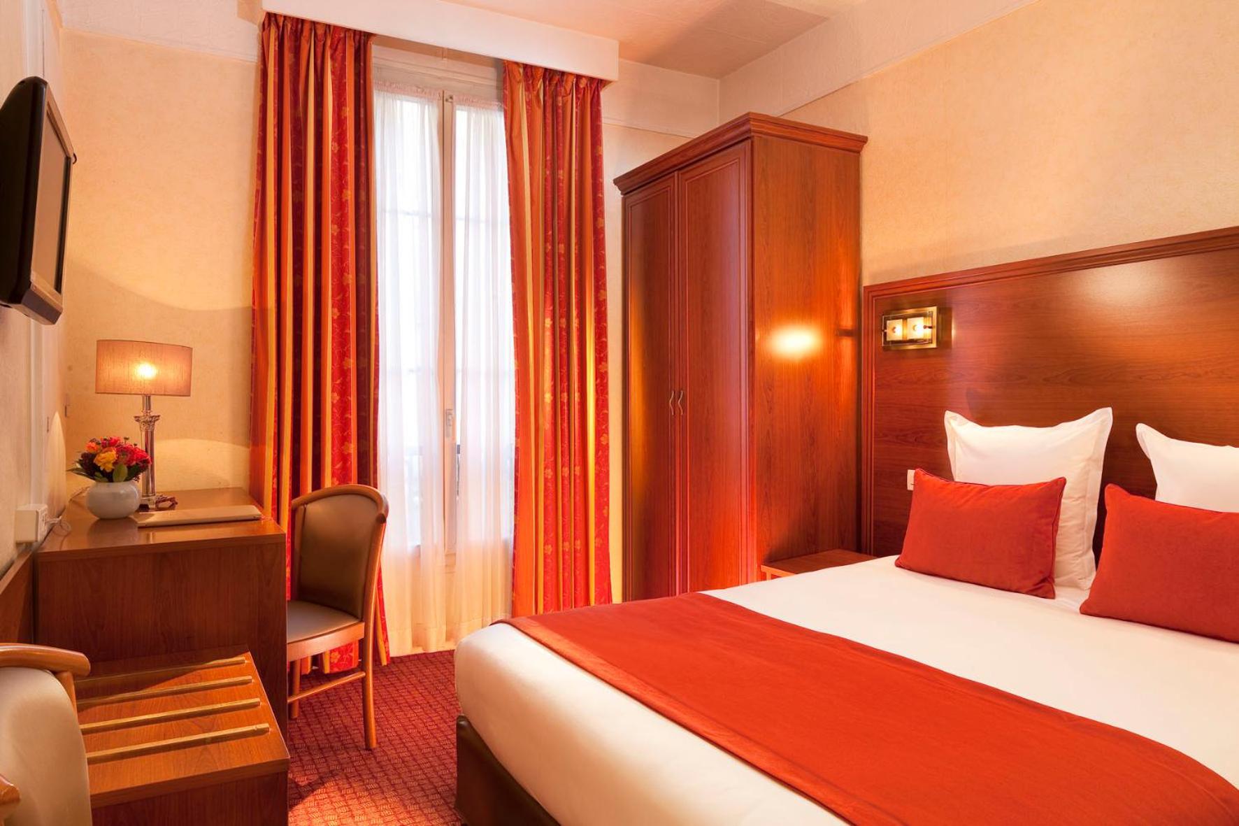Club Double Room photo 1