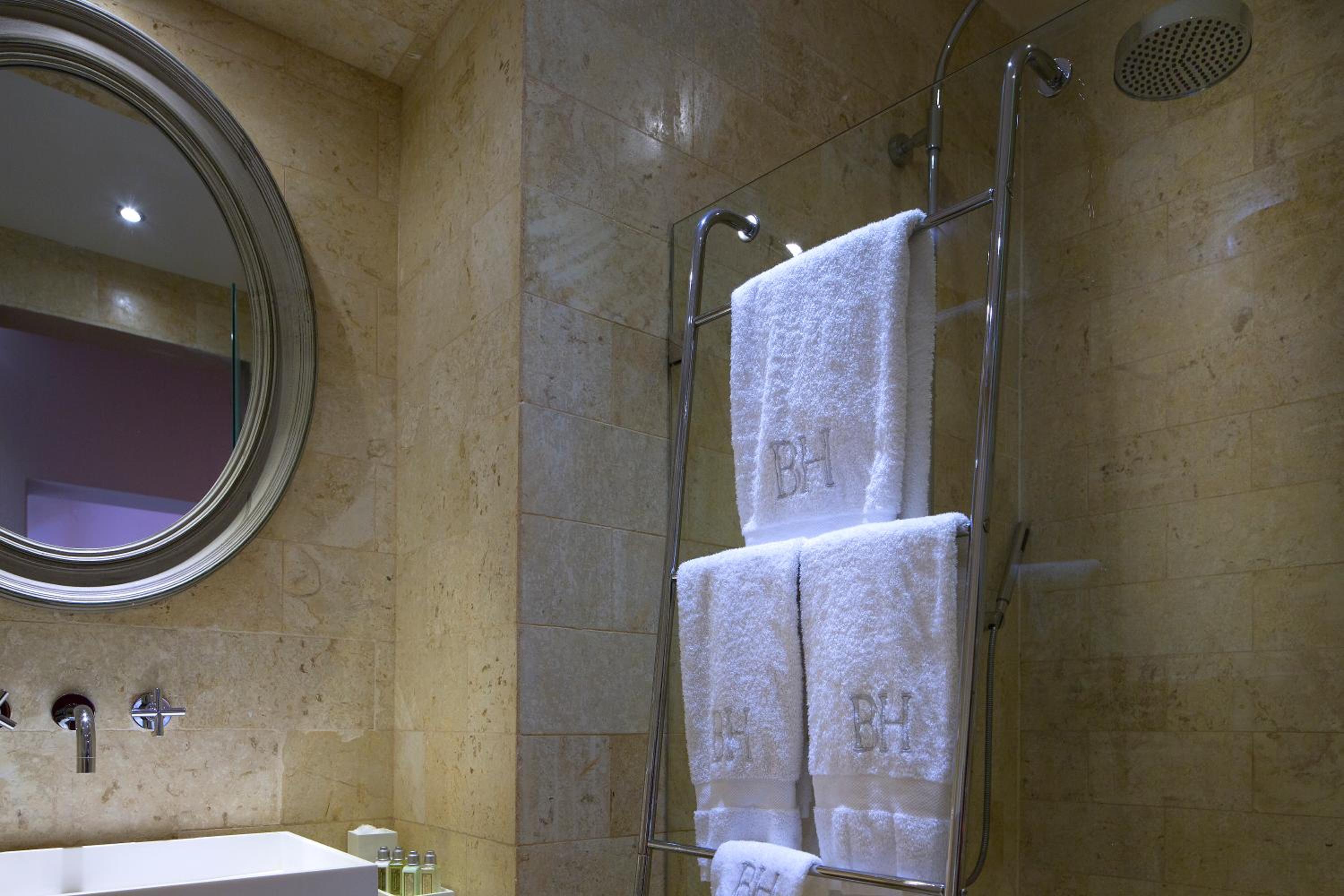 Cathedral View Executive Suite thumbnail 5