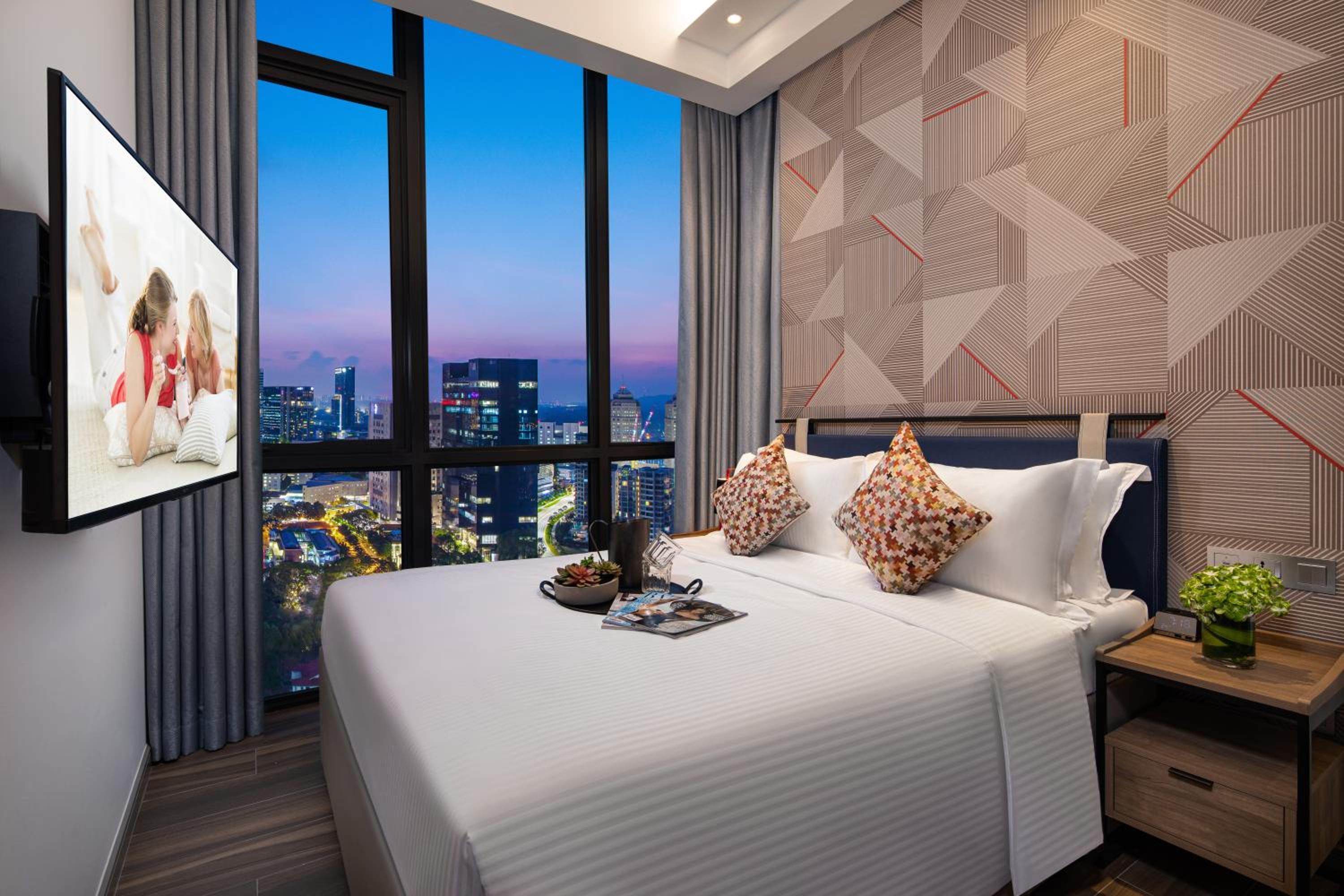 One-Bedroom Premier photo 2