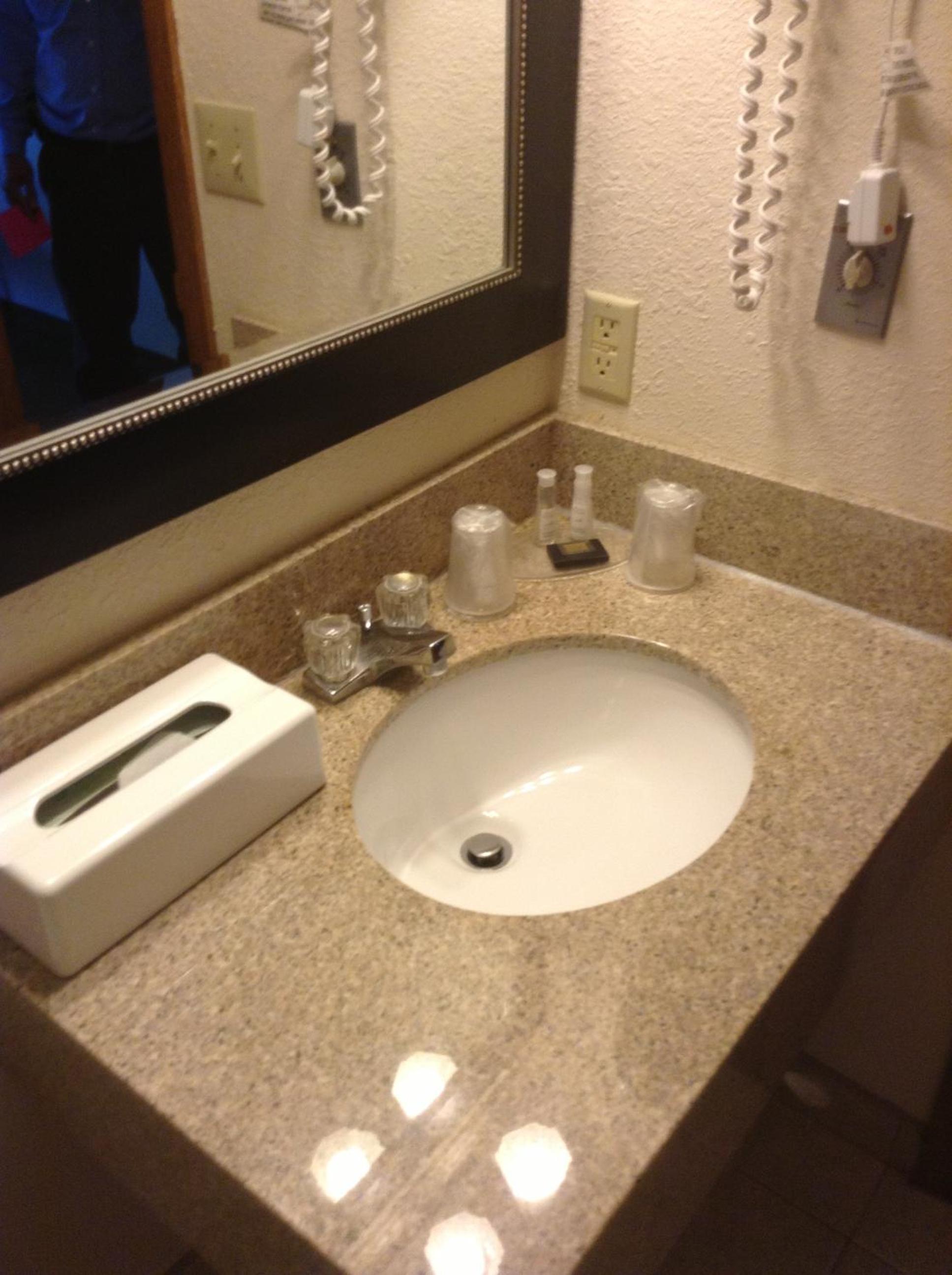 King Studio Suite - Non-Smoking - Photo 2