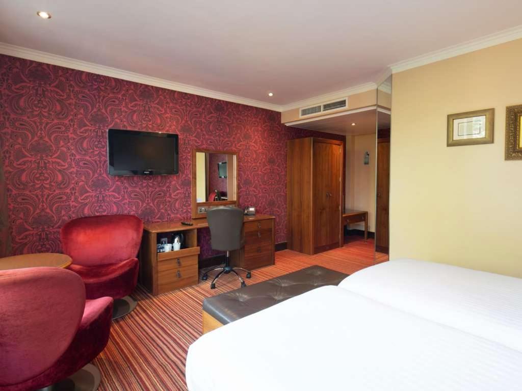 Classic Twin Room with Two Twin Beds - Kings Wing
