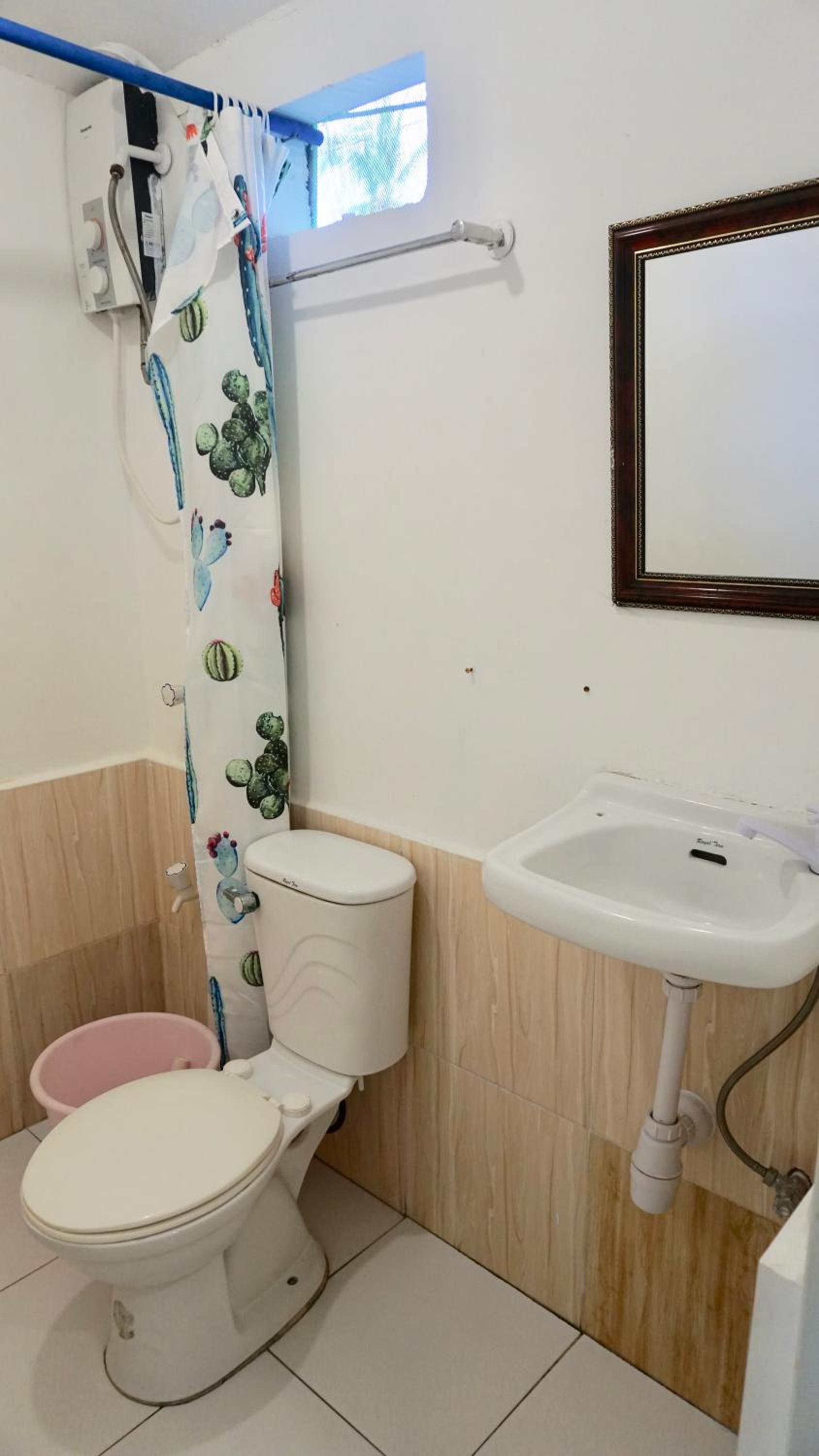 Standard Double Room - Photo 8
