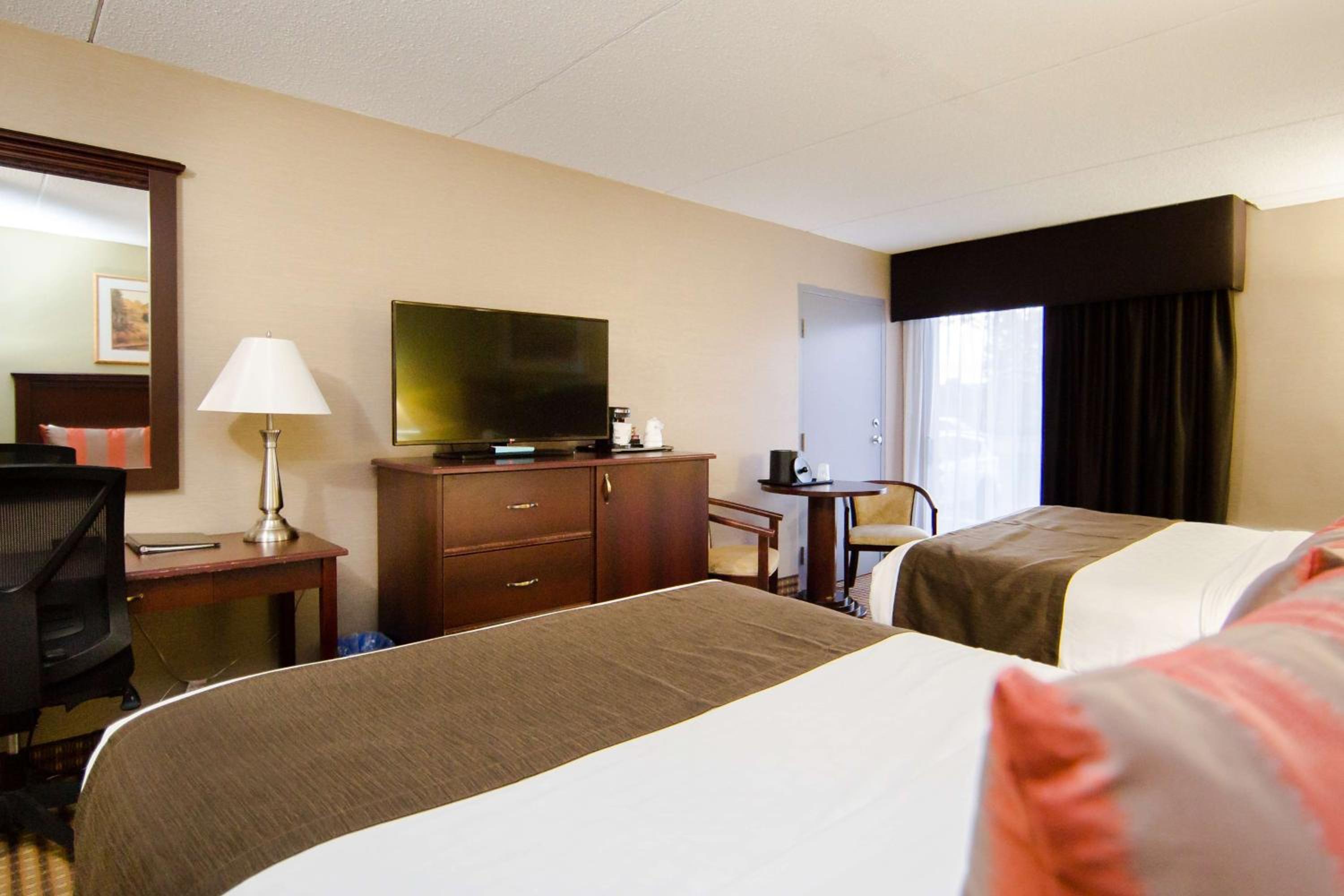 Queen Room With Two Queen Beds photo 1