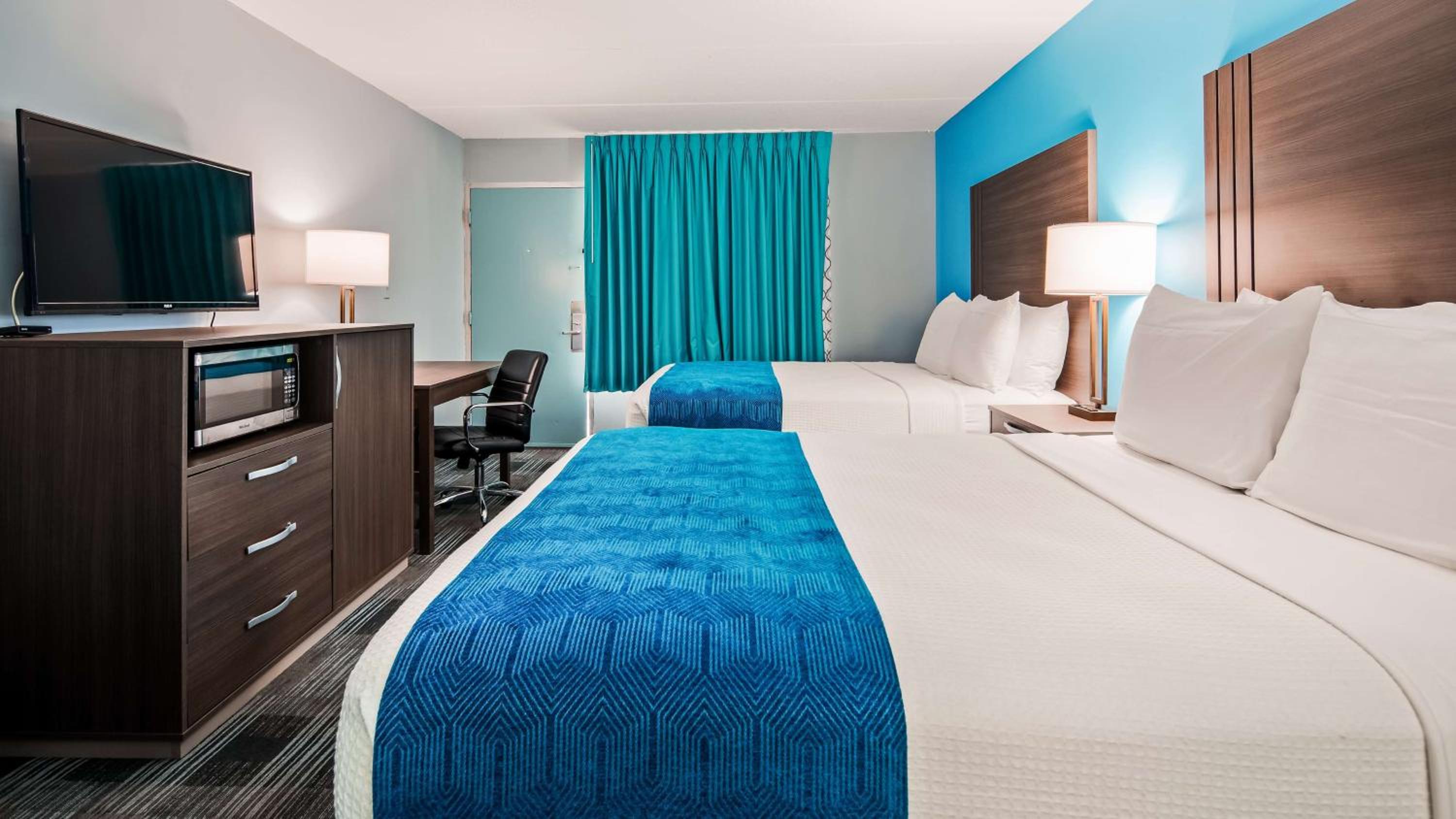 Queen Room with Two Queen Beds with Mobility Accessible Tub - Photo 1
