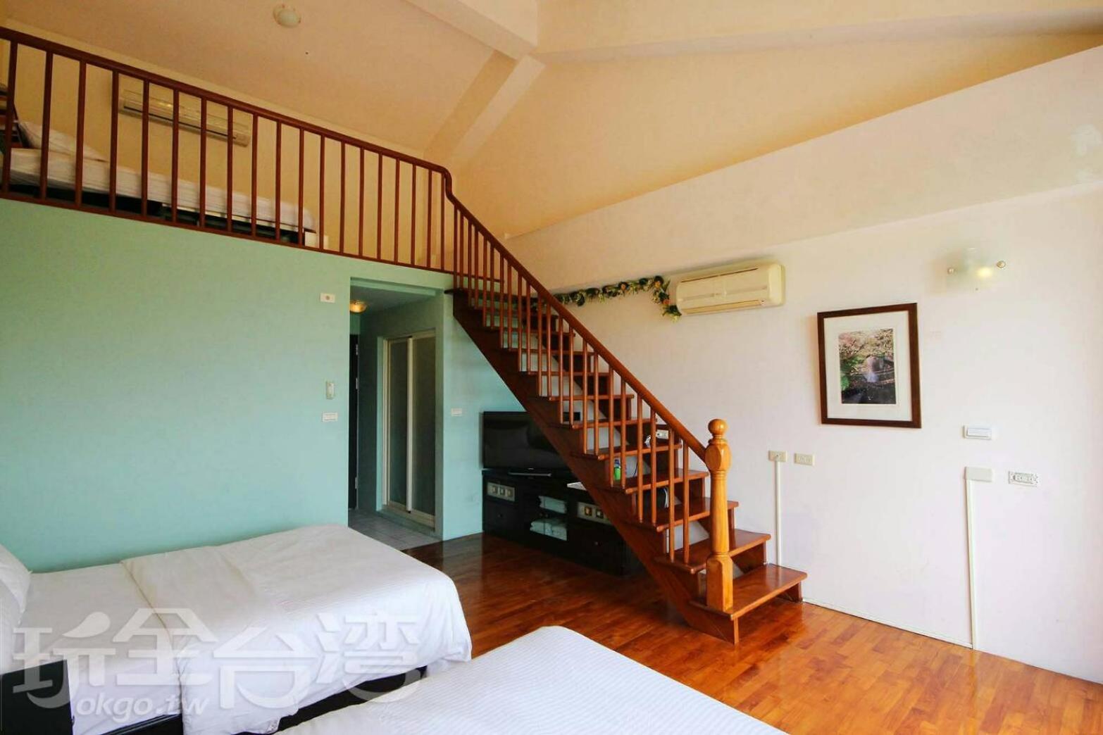 Family Room (6 Adults) photo 2