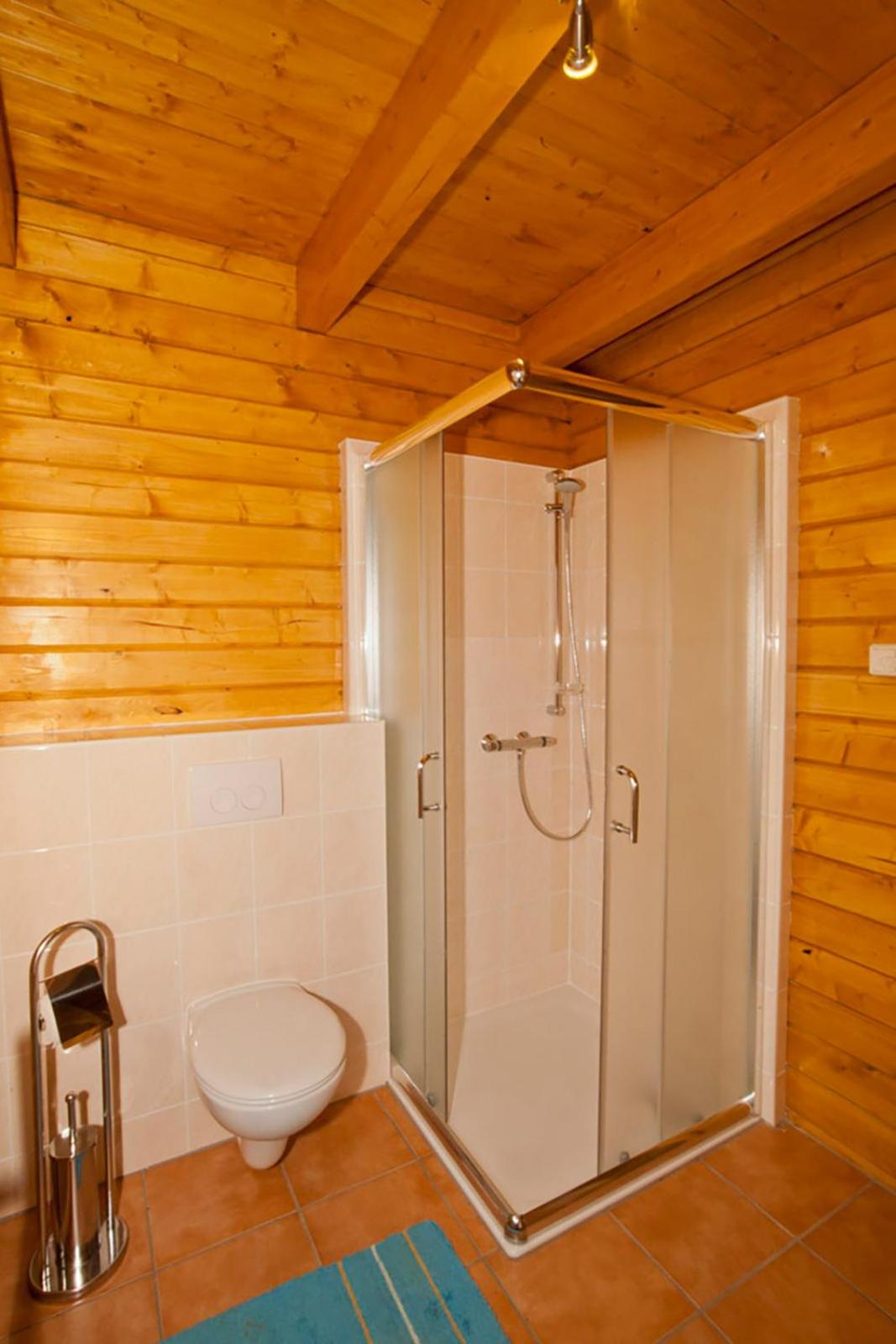 Log Cabin 2 photo 3