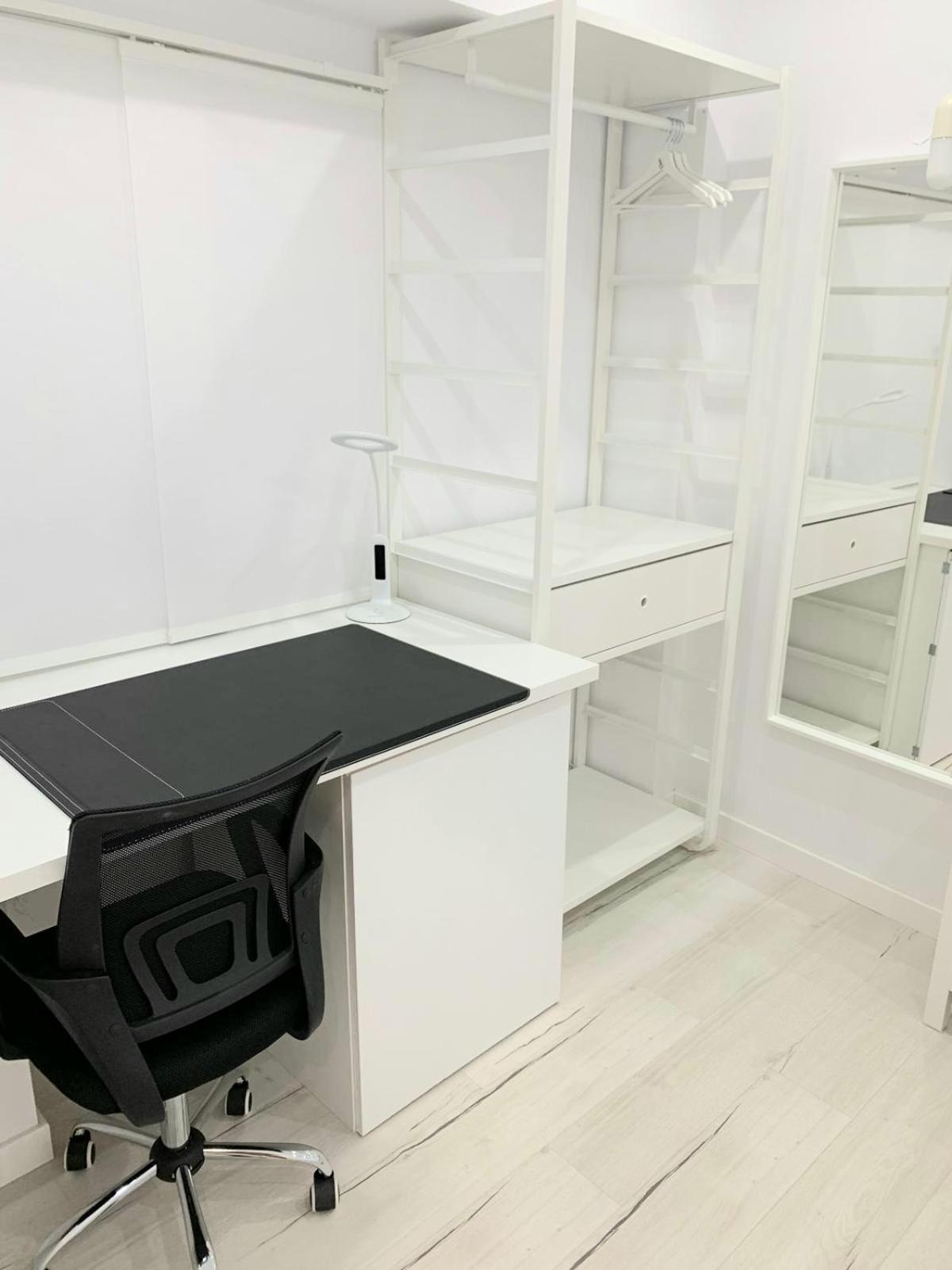 Habitación individual con baño compartido