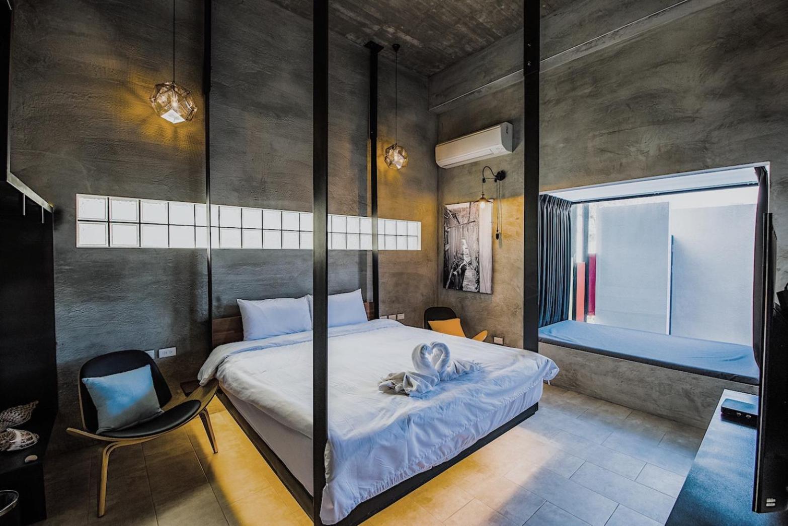 Pet-Friendly - King Room with Garden View