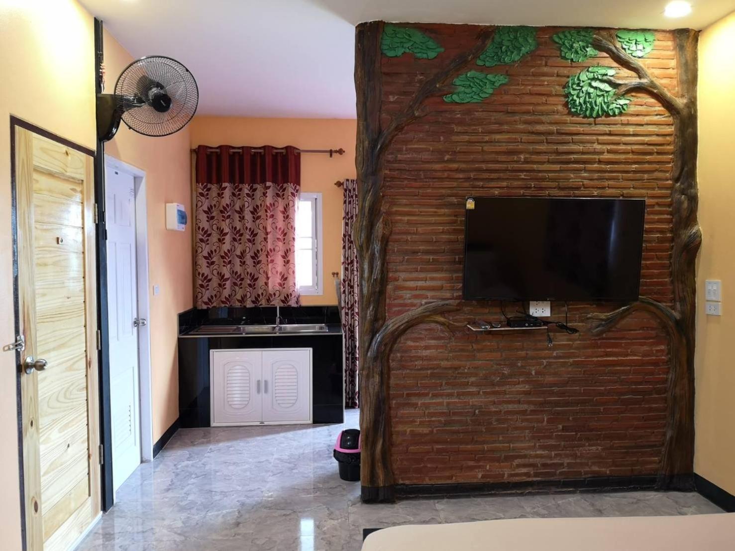 King Studio with Sofa Bed photo 2