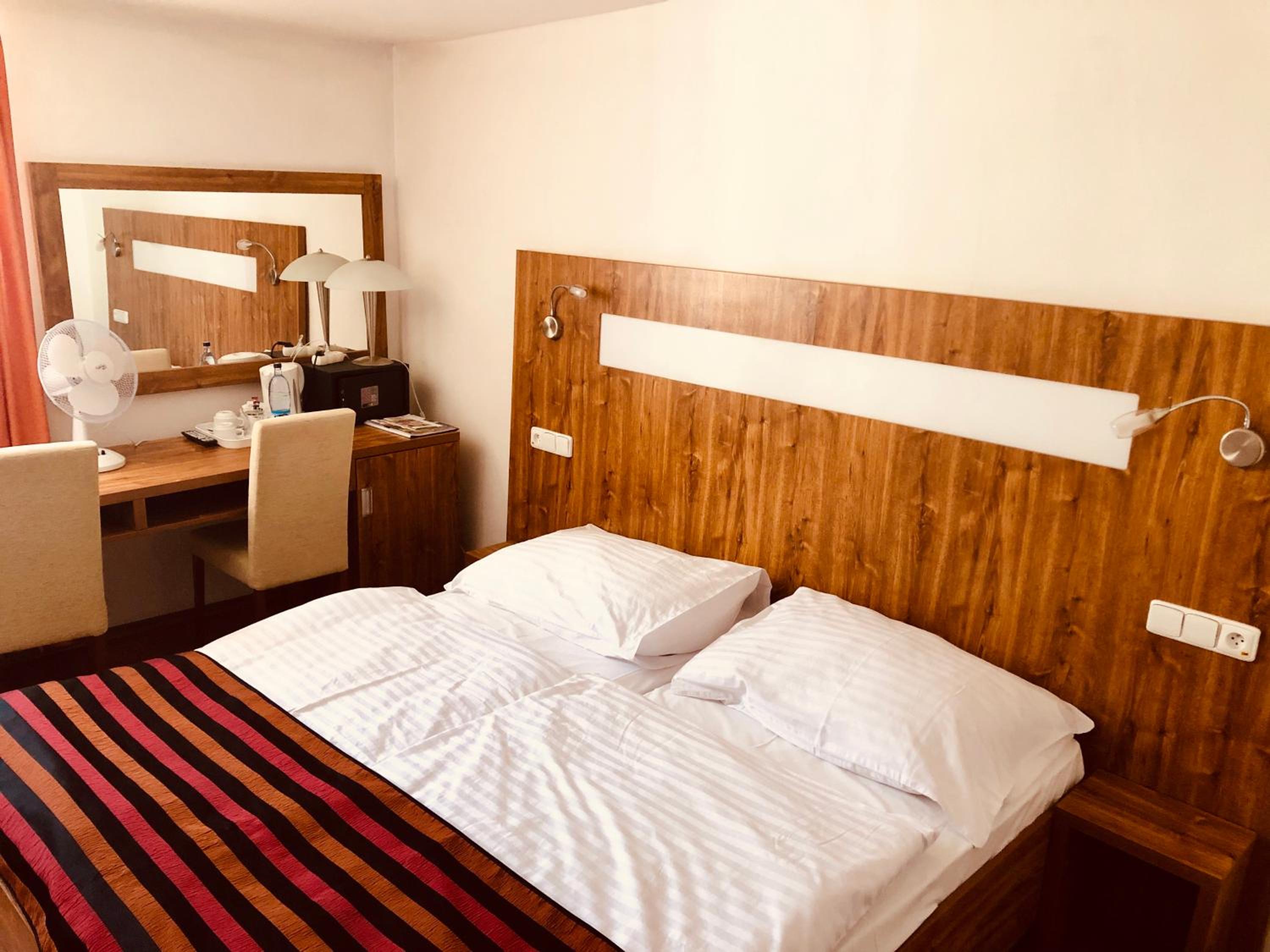 Classic Double Room - Photo 2