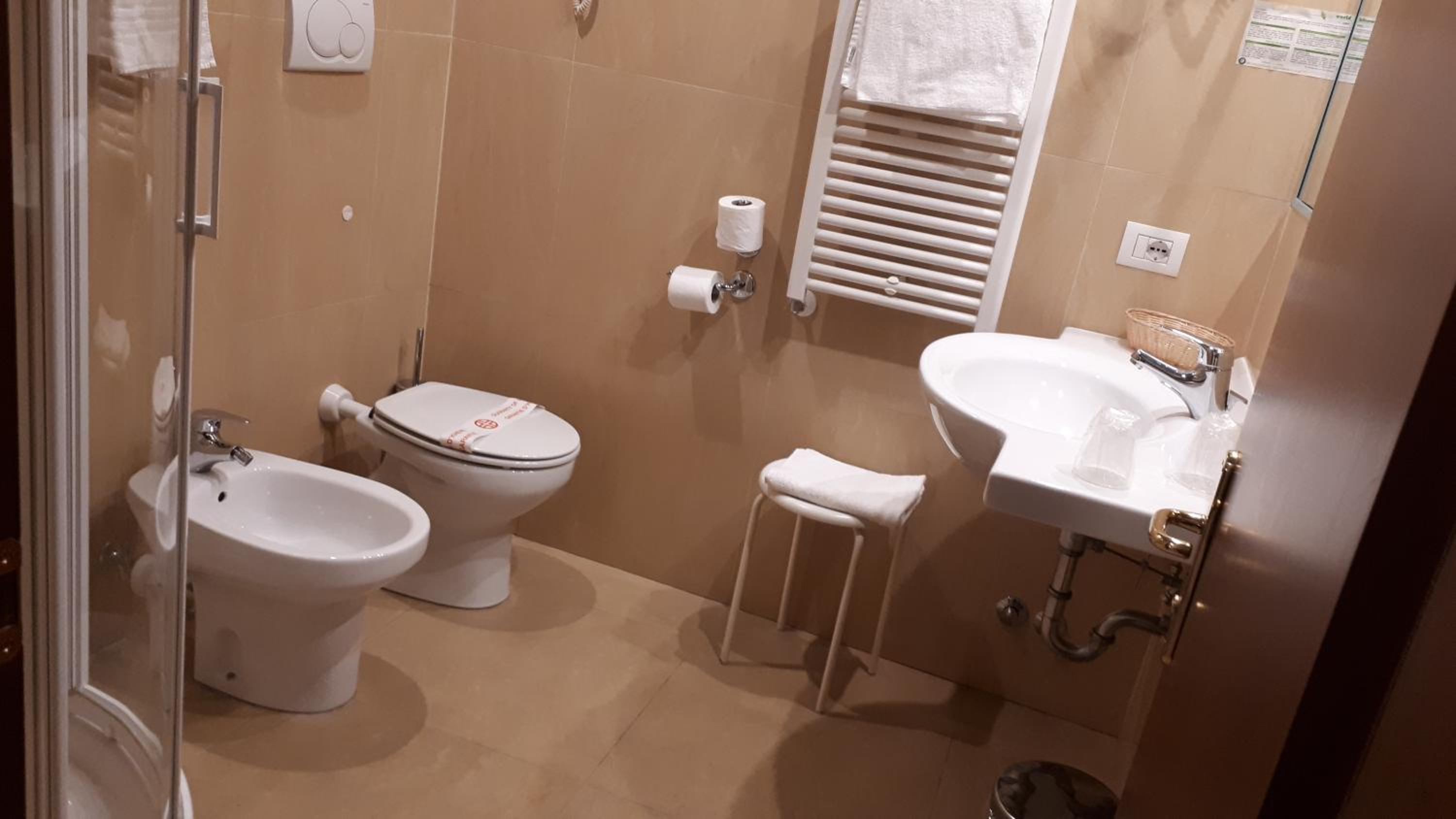 Comfort Triple Room - Photo 13