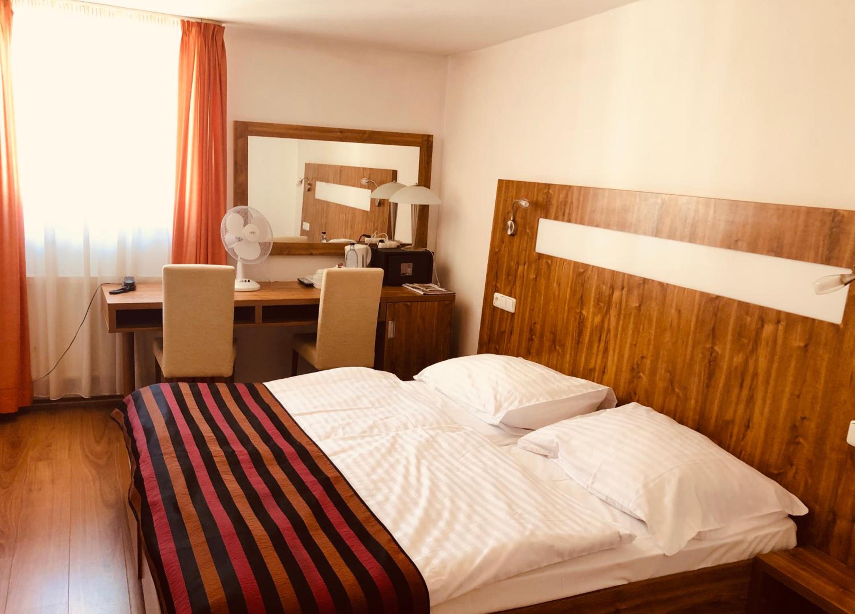 Classic Double Room - Photo 22