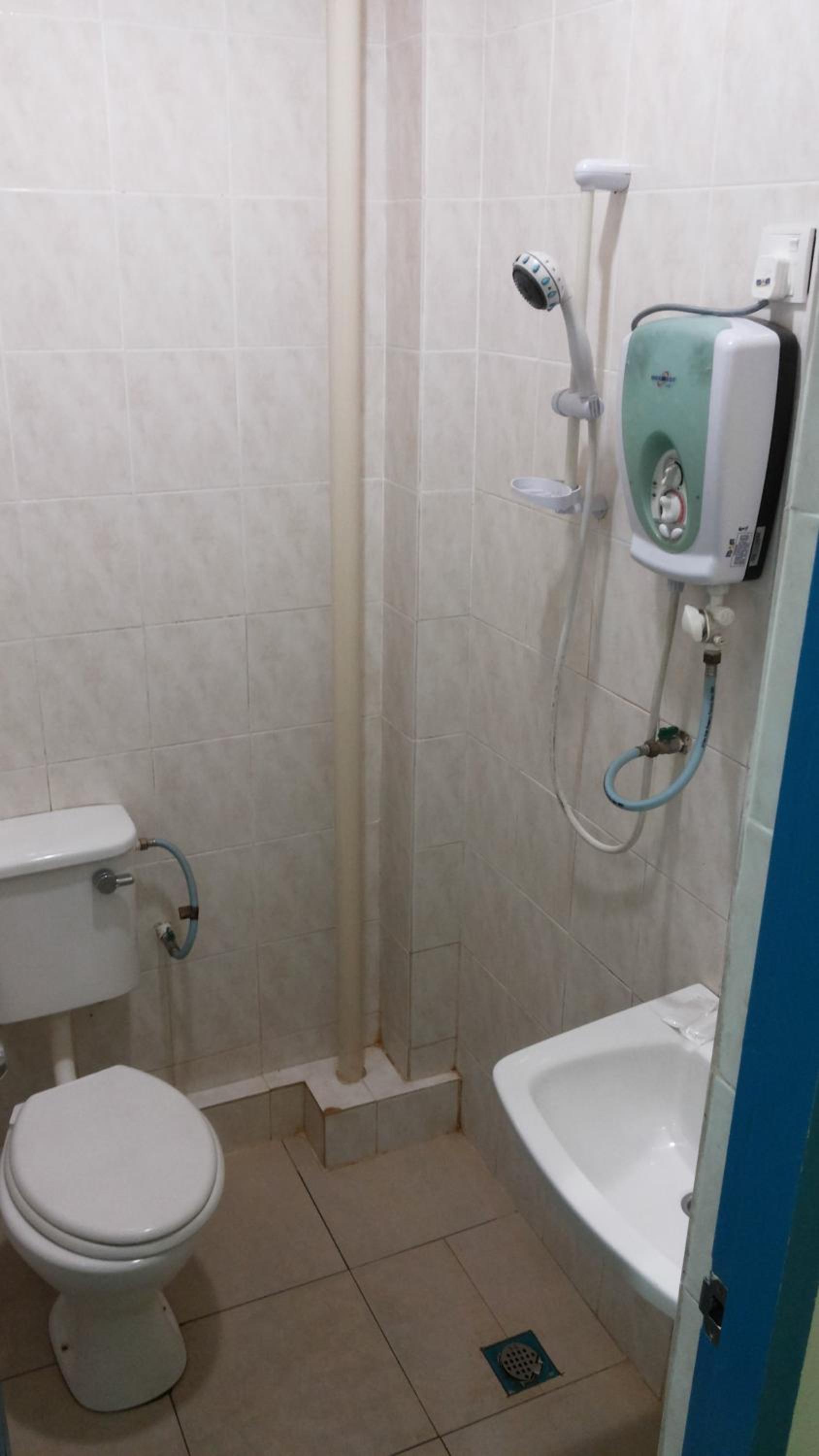 Standard Twin Room - Photo 4