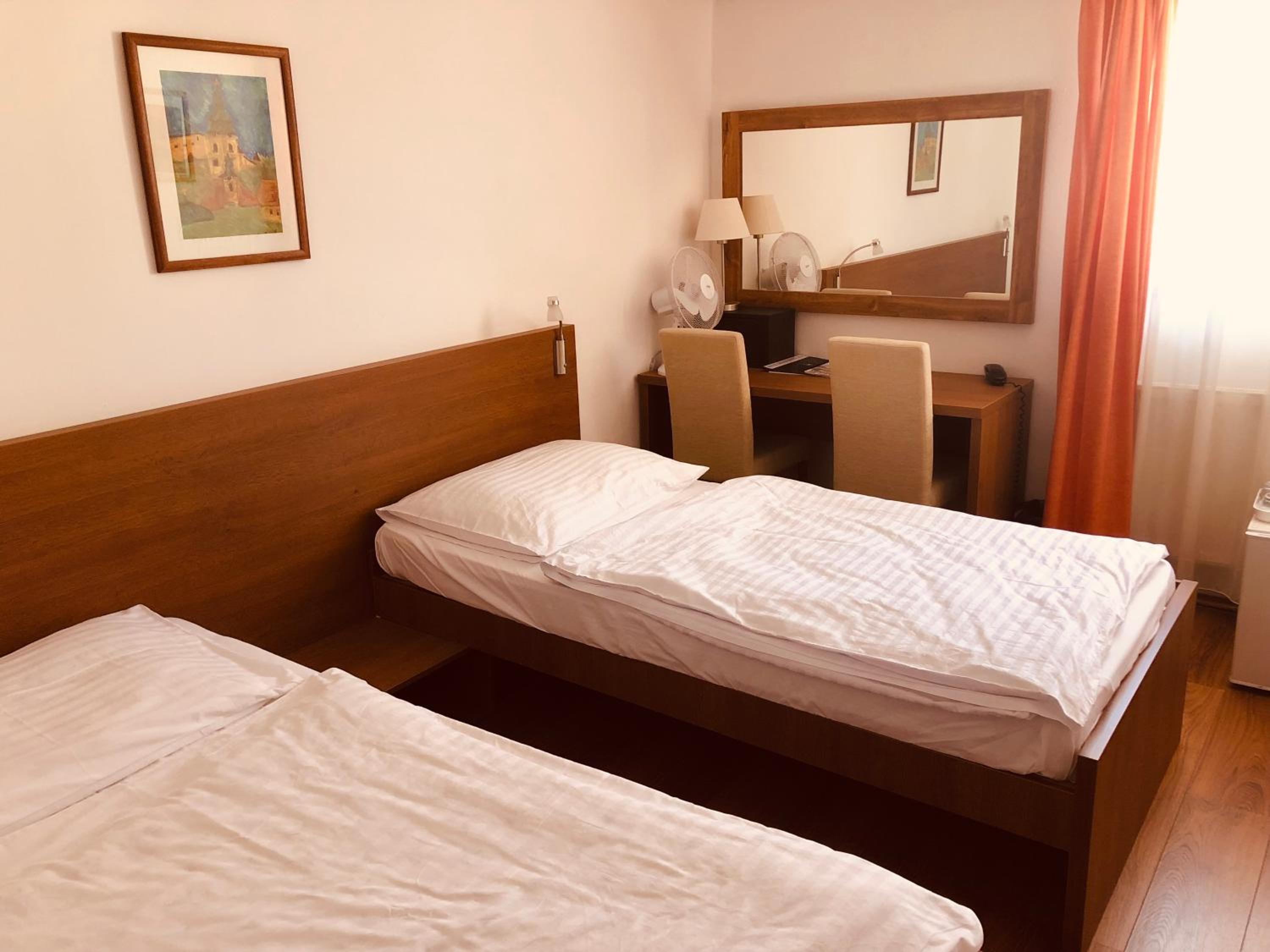 Classic Double Room - Photo 21