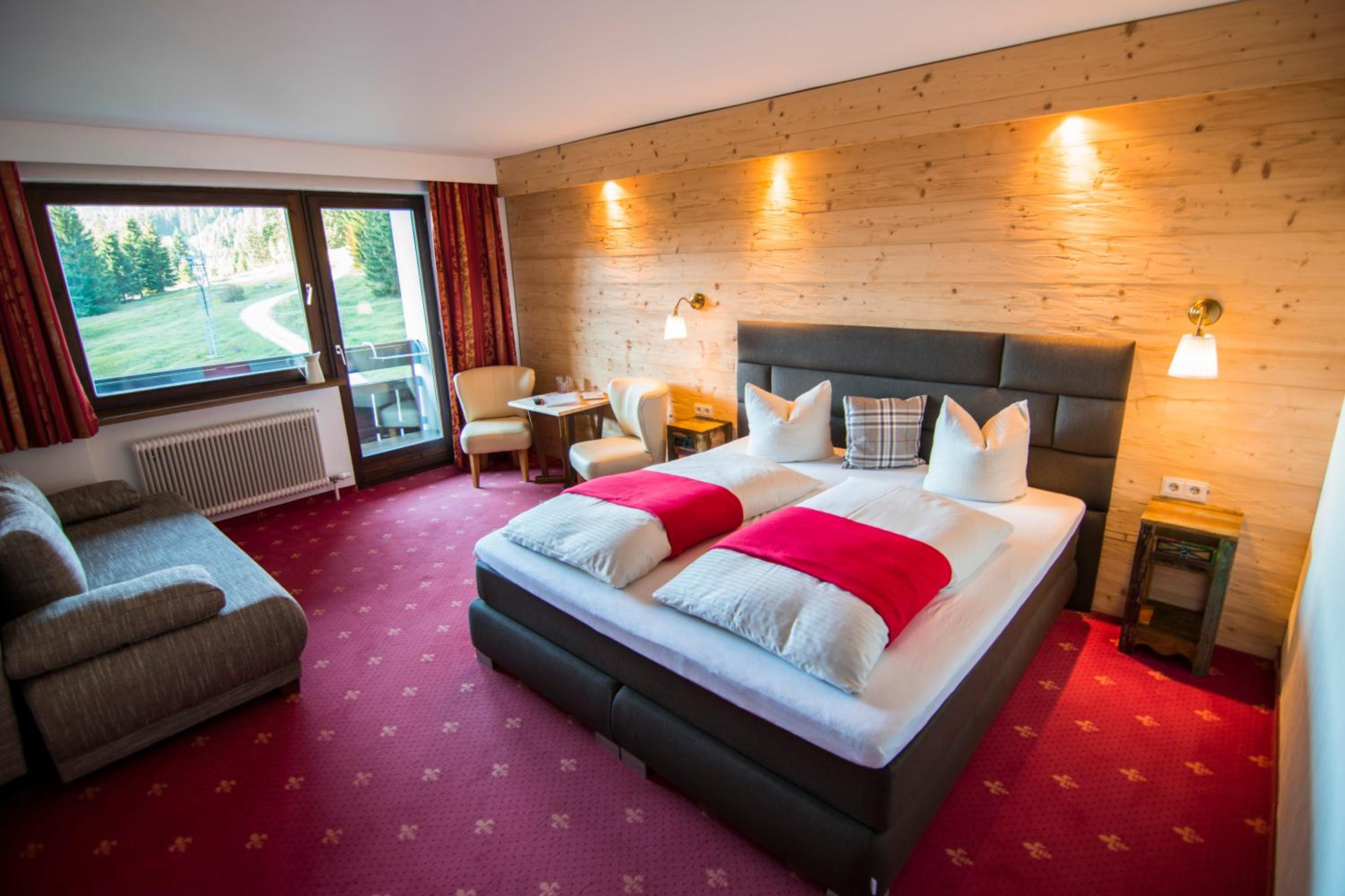 Deluxe Double Room with Balcony photo 1