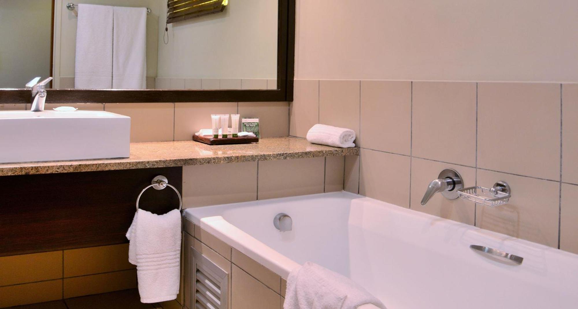 Standard  Room with Double Bed - Photo 9