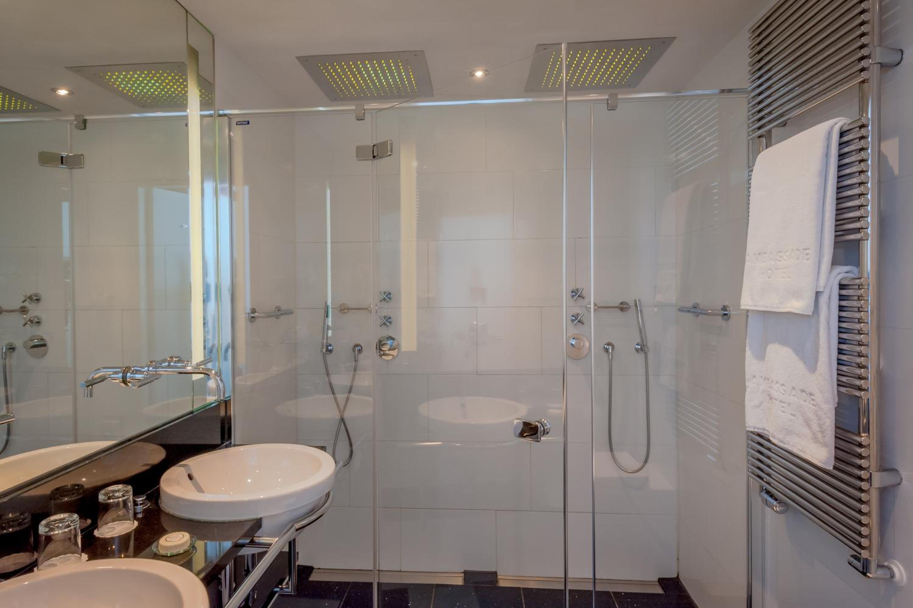Superior Deluxe Double Room with Canal View photo 3