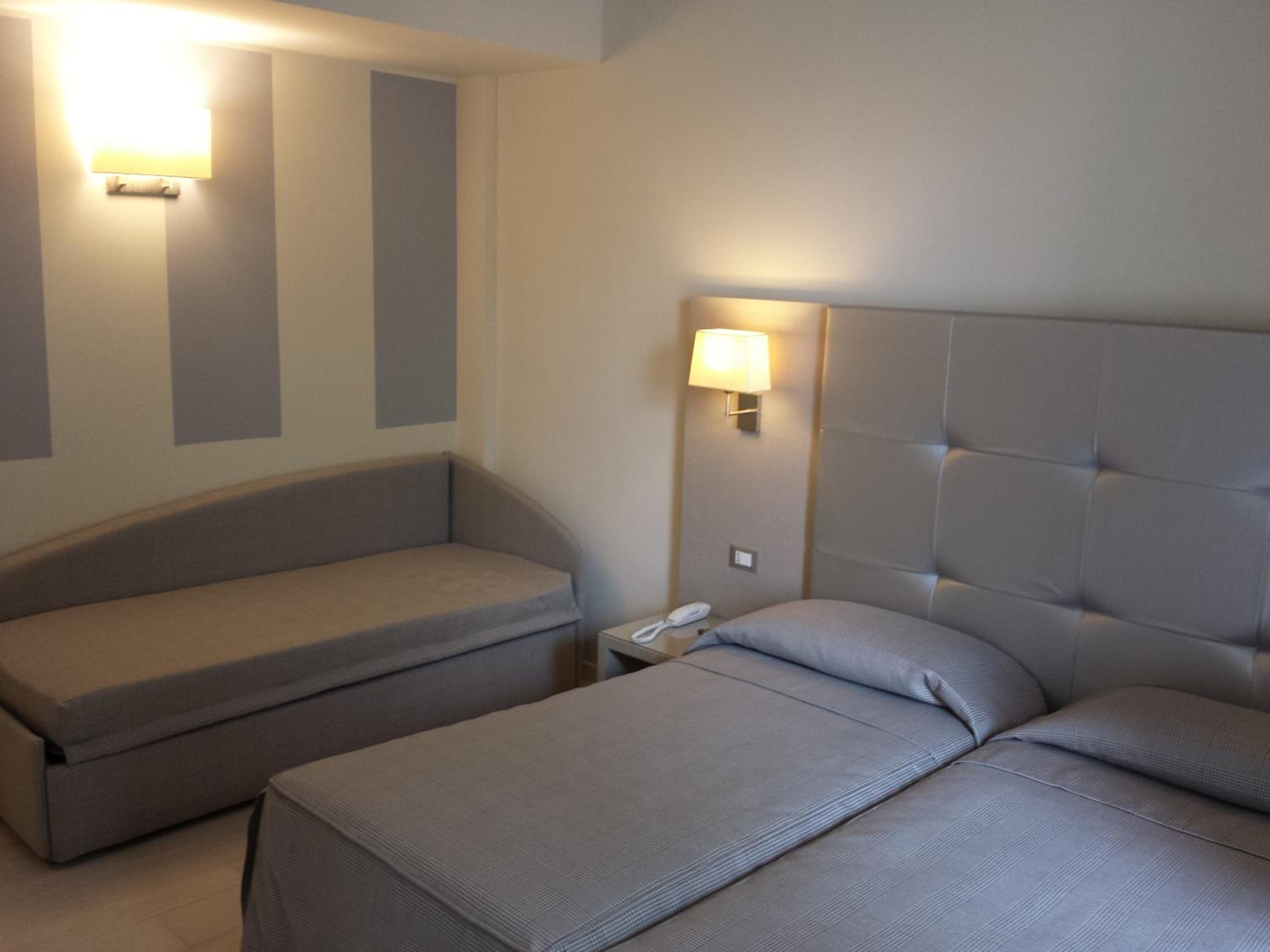 Triple Room photo 2