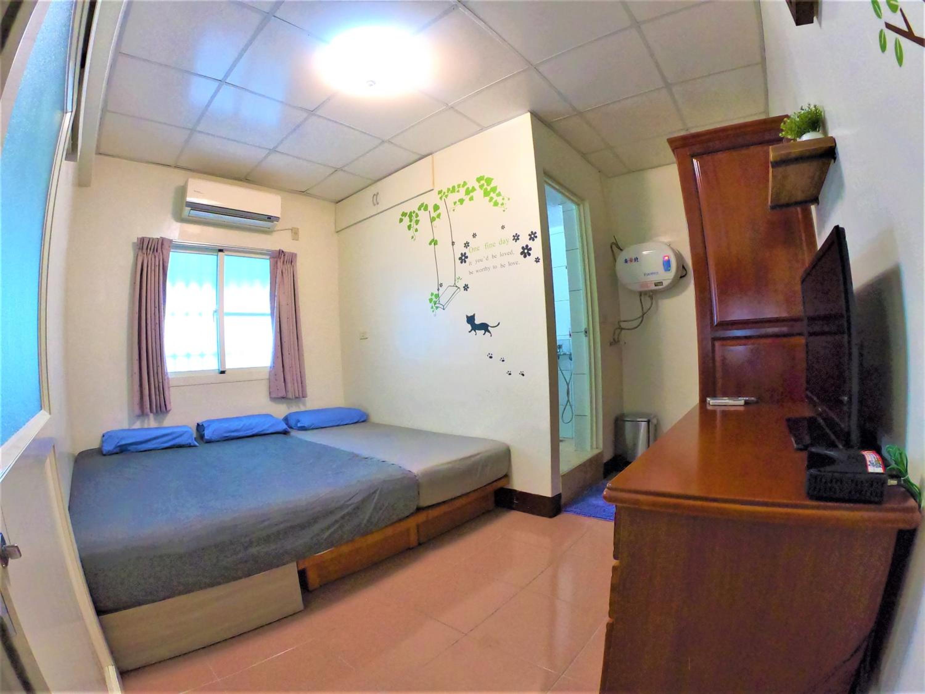 Basic Triple Room photo 1