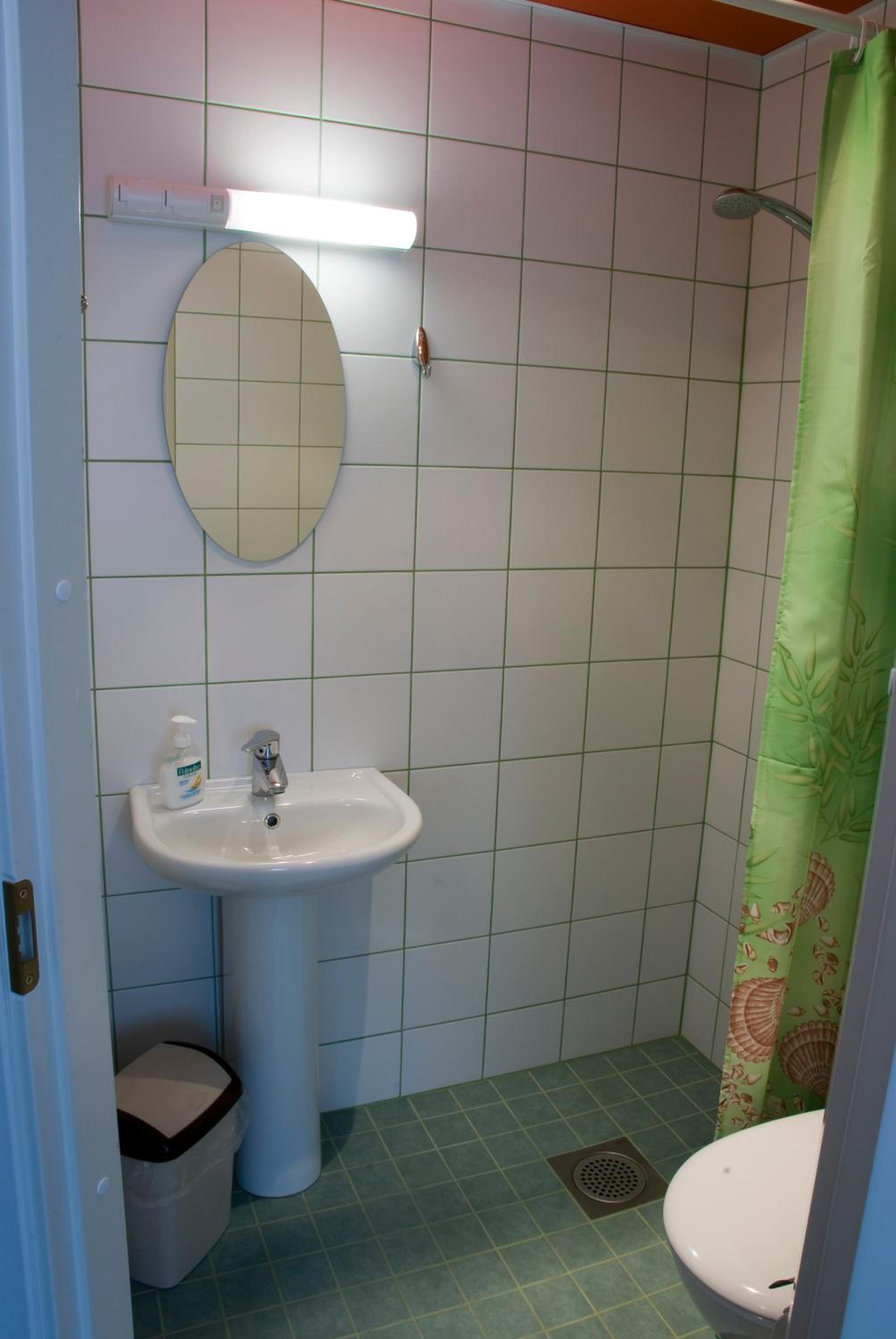 Twin Room - Photo 2