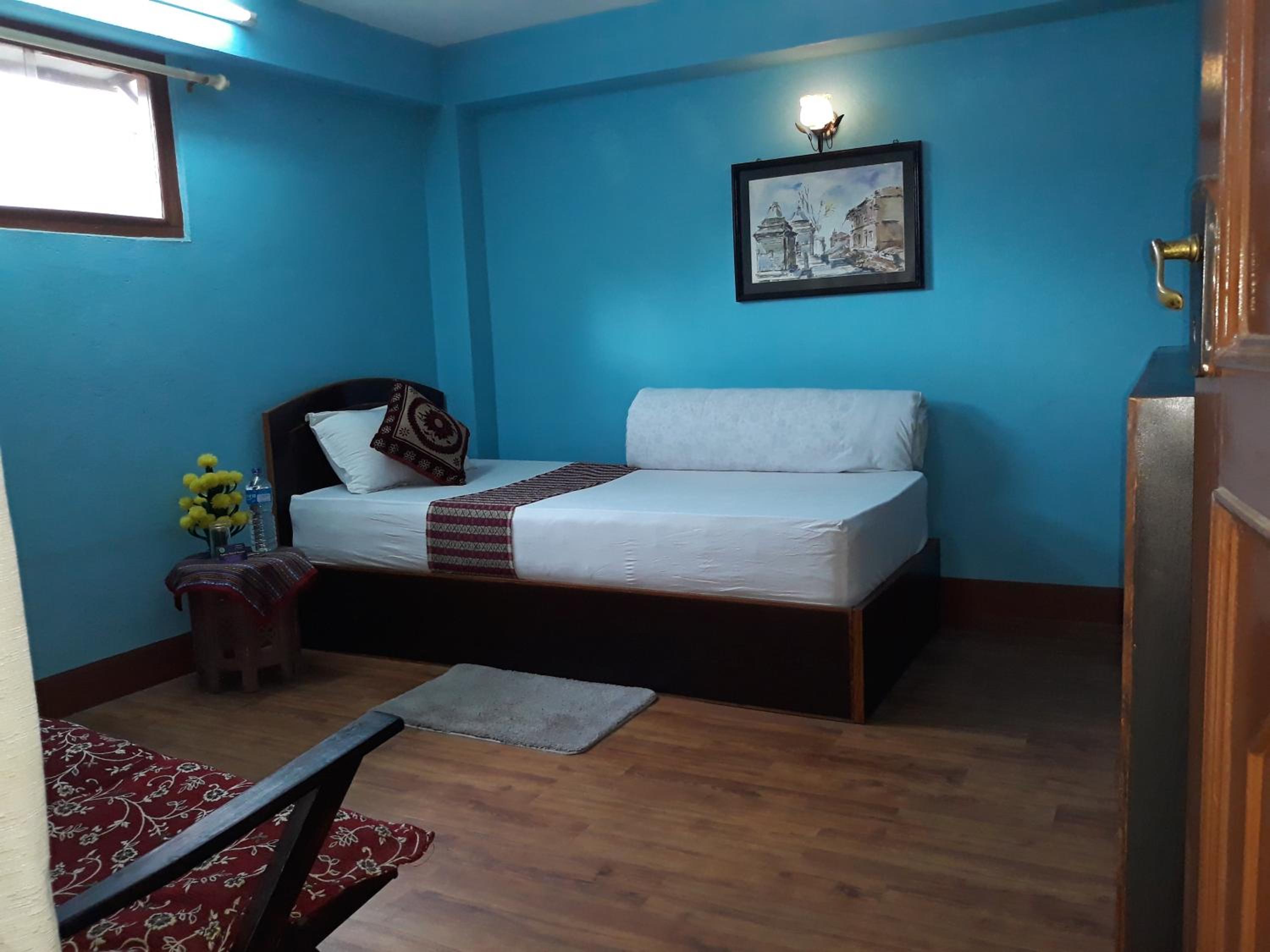 Single Room with Bathroom photo 1