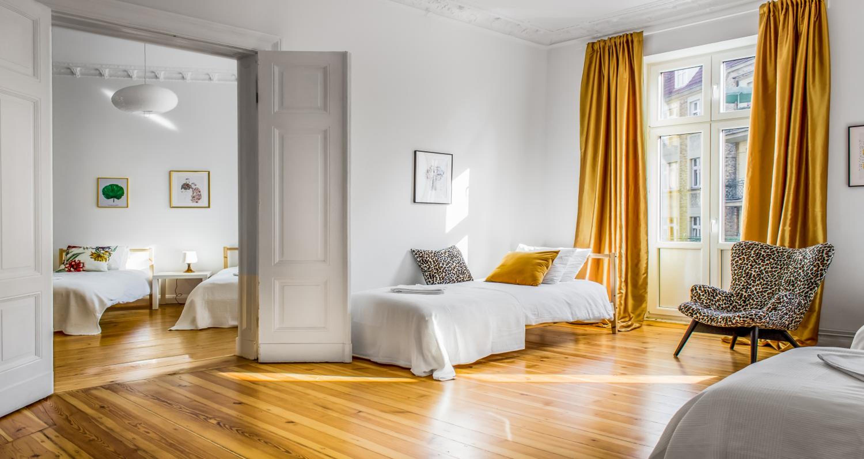 Glam Four-Bedroom Apartment with 2 Bathrooms  and Living Room  - Photo 30