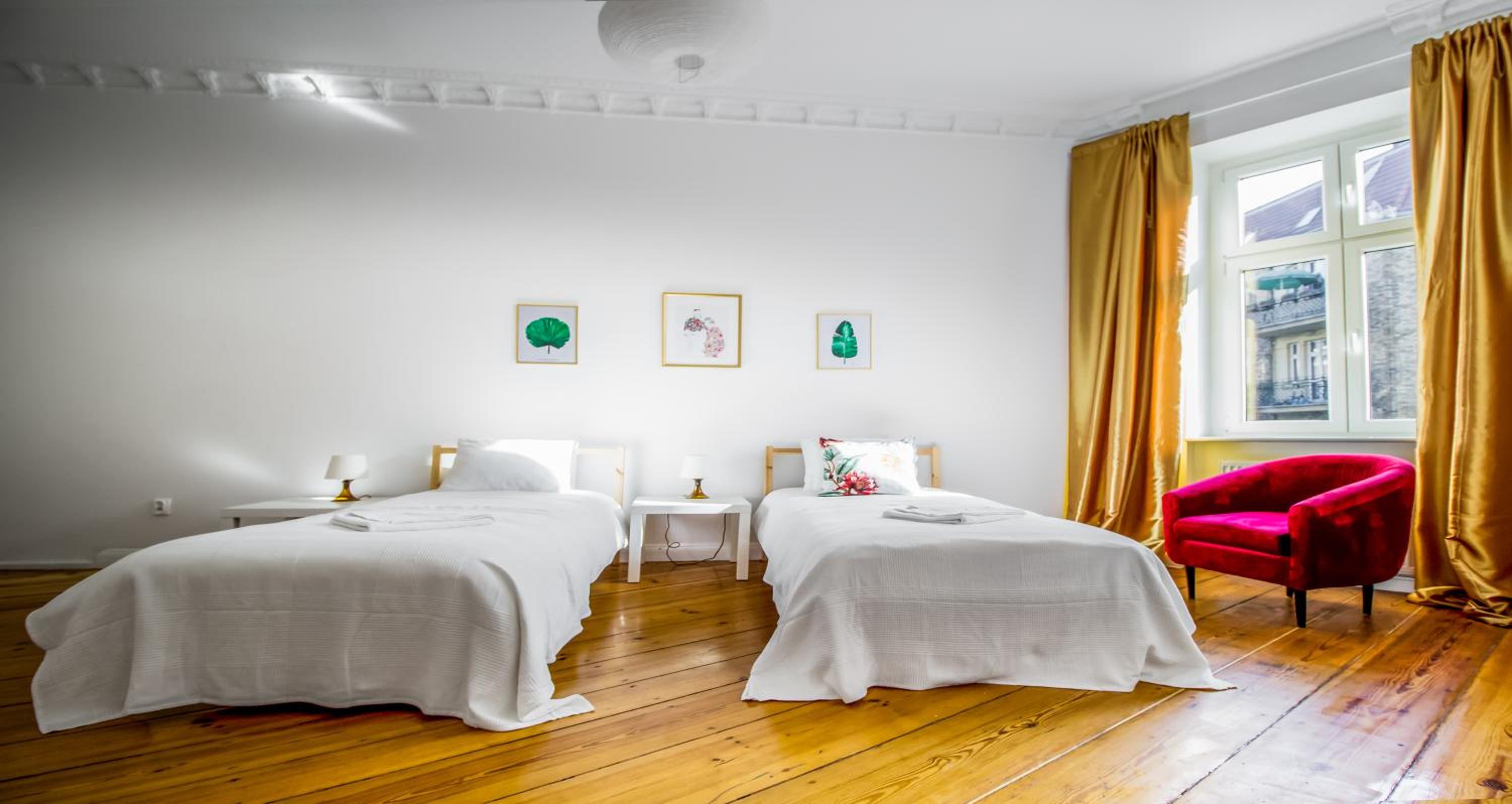 Glam Four-Bedroom Apartment with 2 Bathrooms  and Living Room  - Photo 8