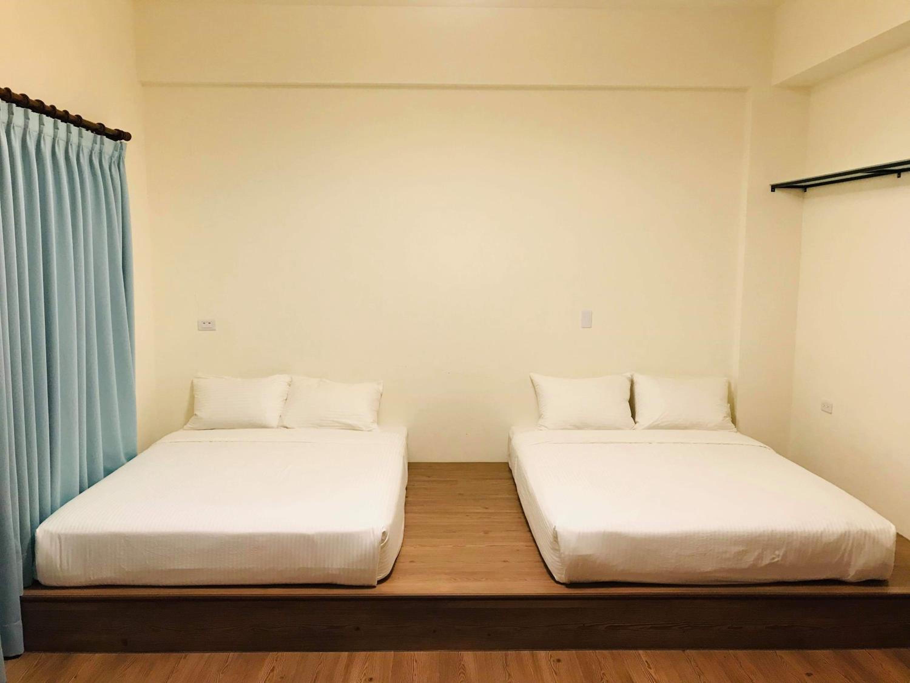 Quadruple Room With Private Bathroom photo 3