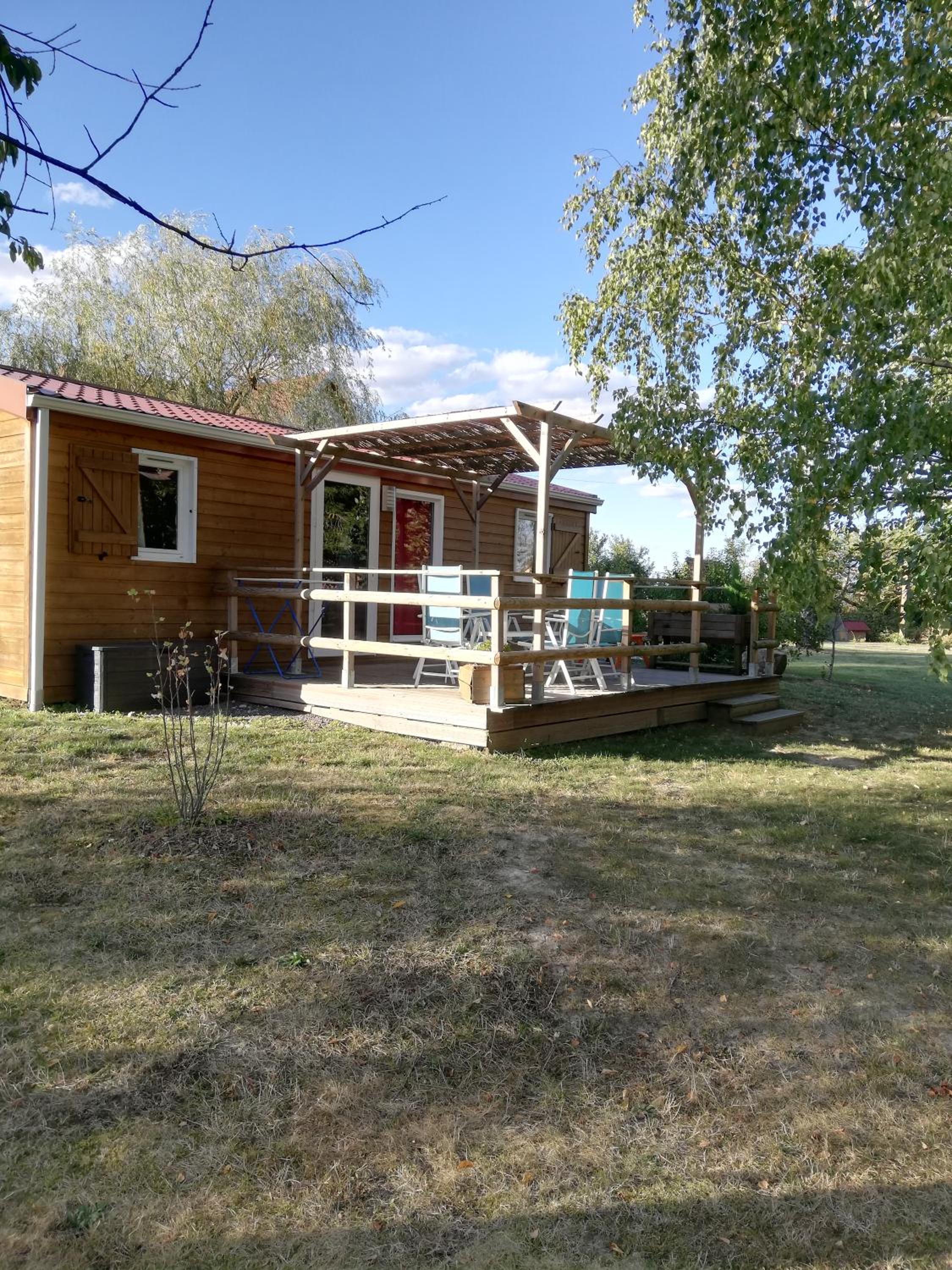 Three-Bedroom House - Photo 2