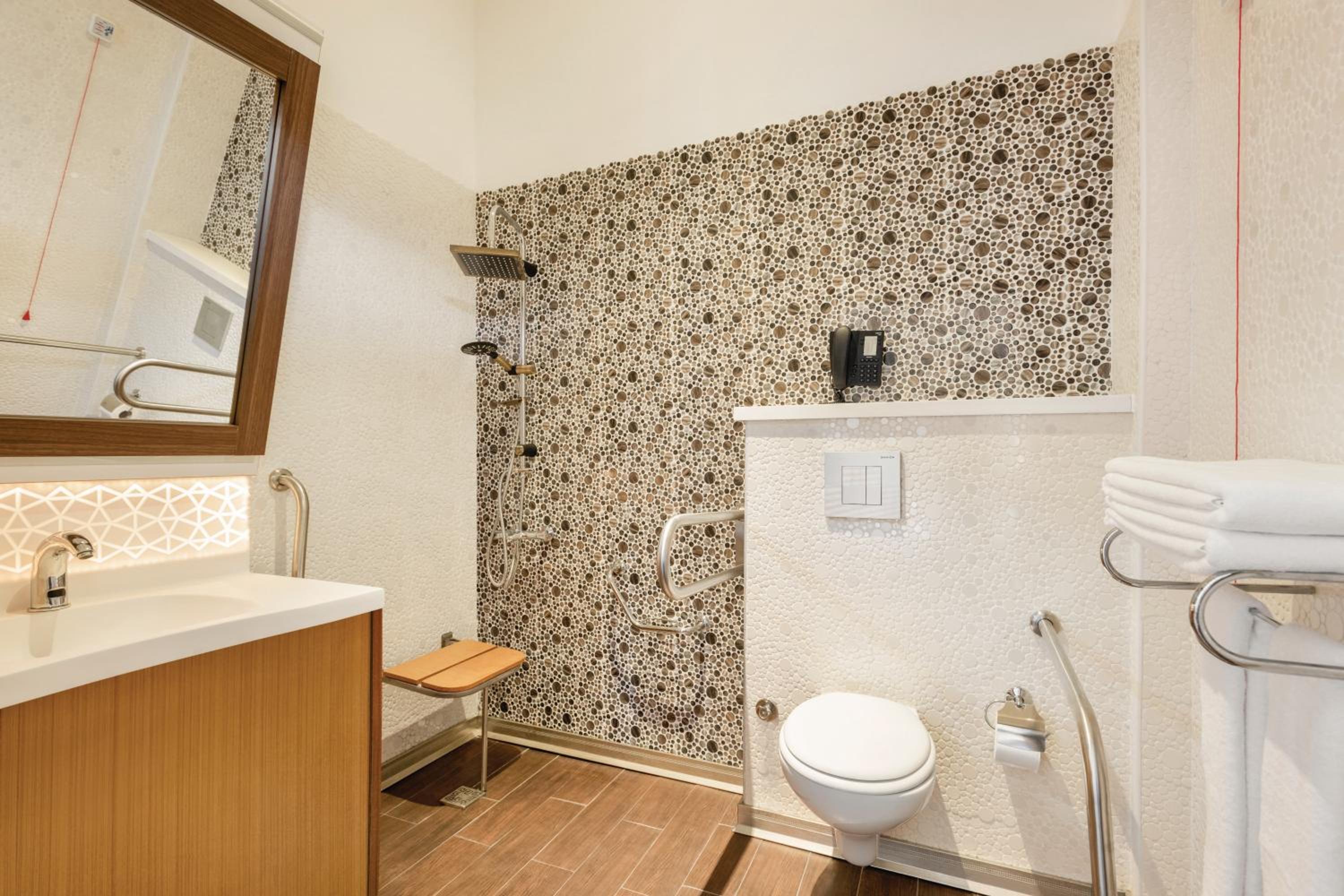 Single Room - Mobility Access/Non-Smoking