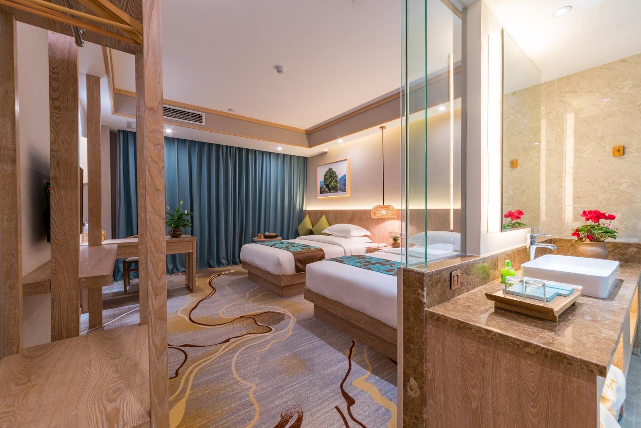 Standard Twin Room with Mountain View photo 3