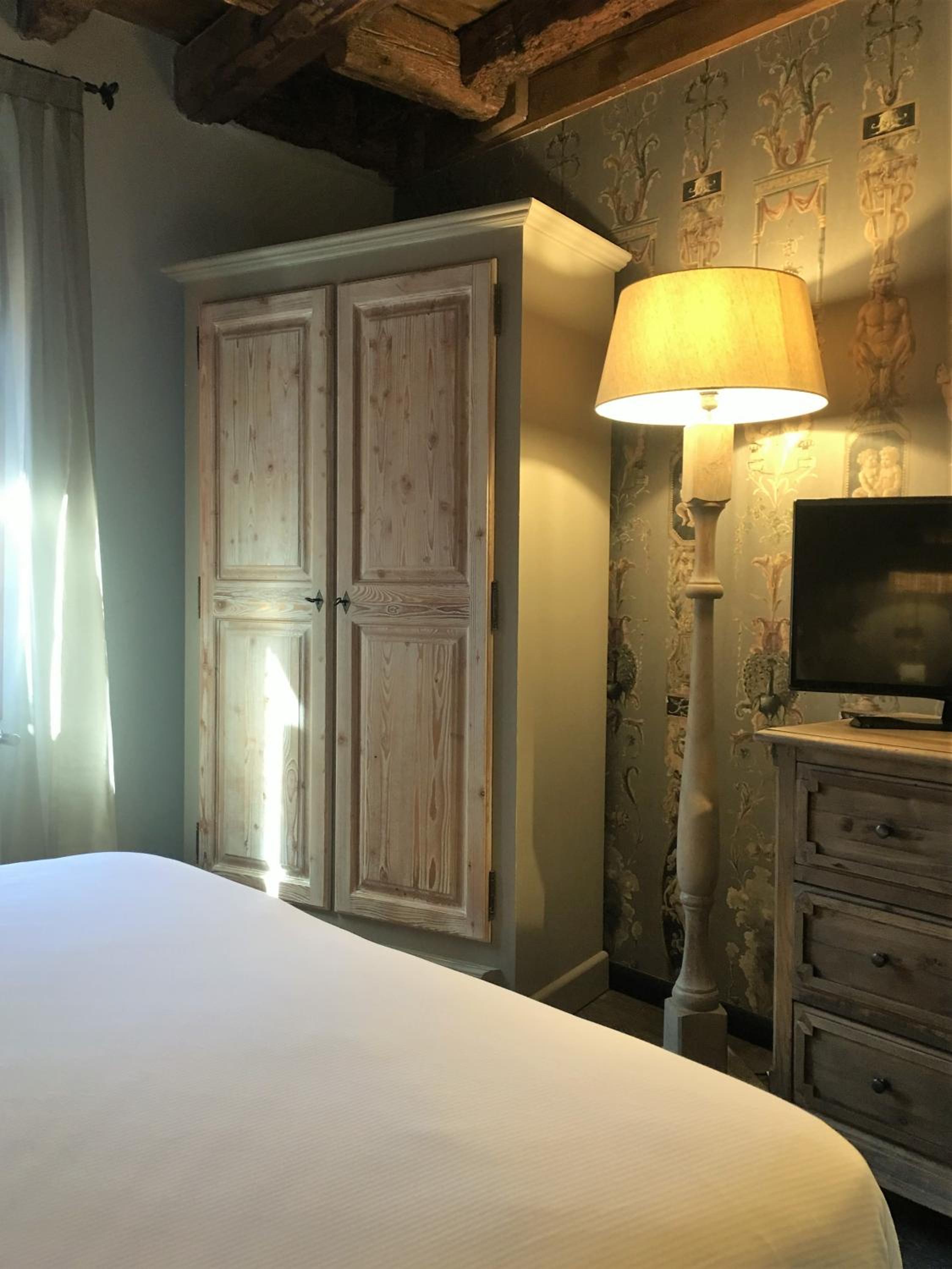 Deluxe Double or Twin Room photo 3