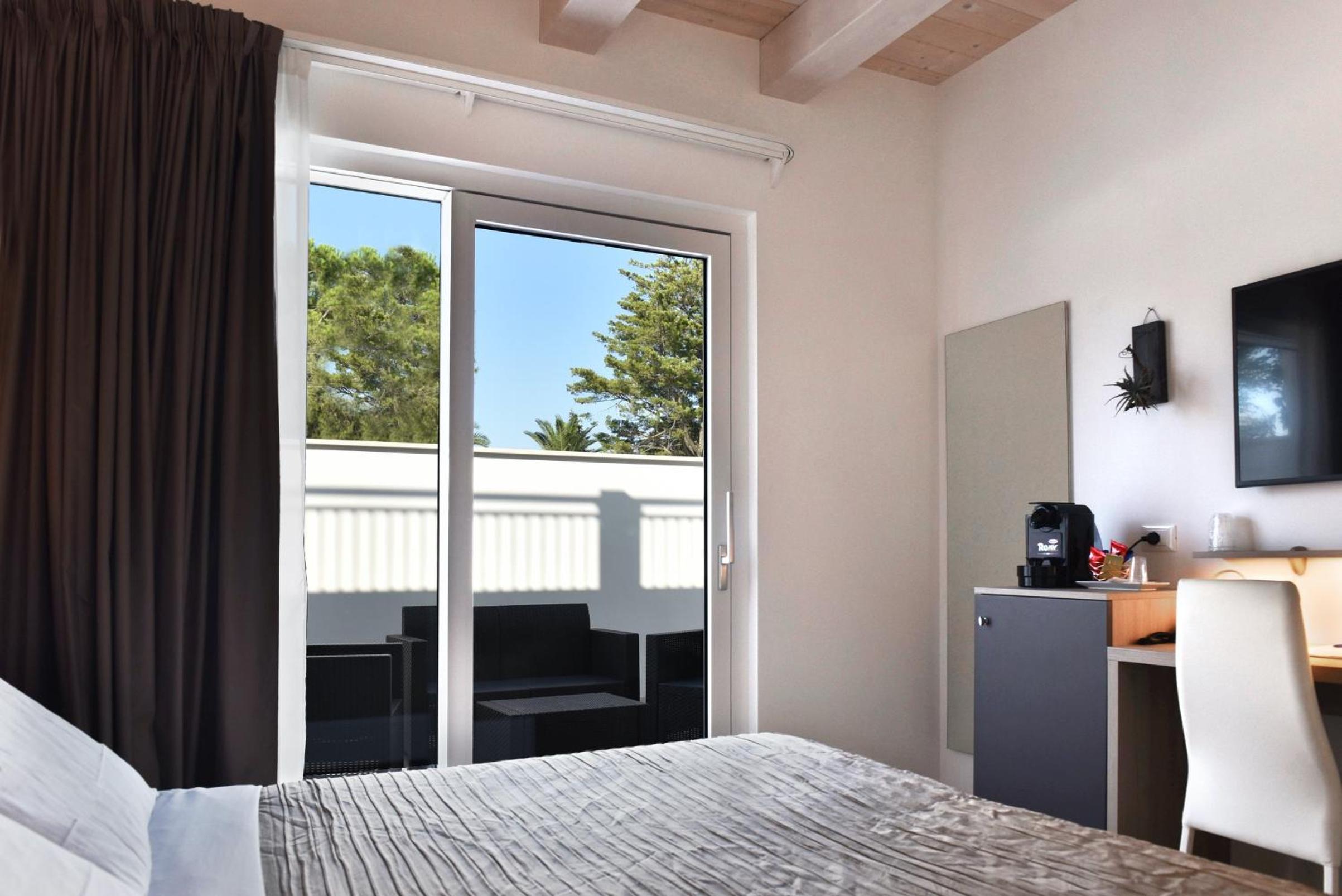Twin Room with Terrace - Photo 1
