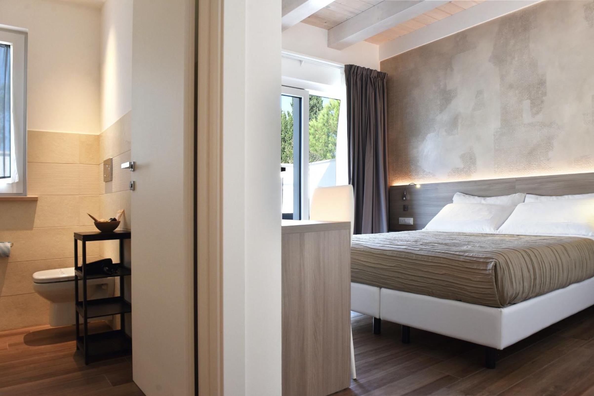 Twin Room with Terrace - Photo 13