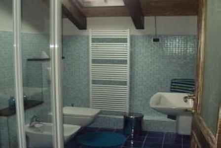 Double or Twin Room - Photo 9
