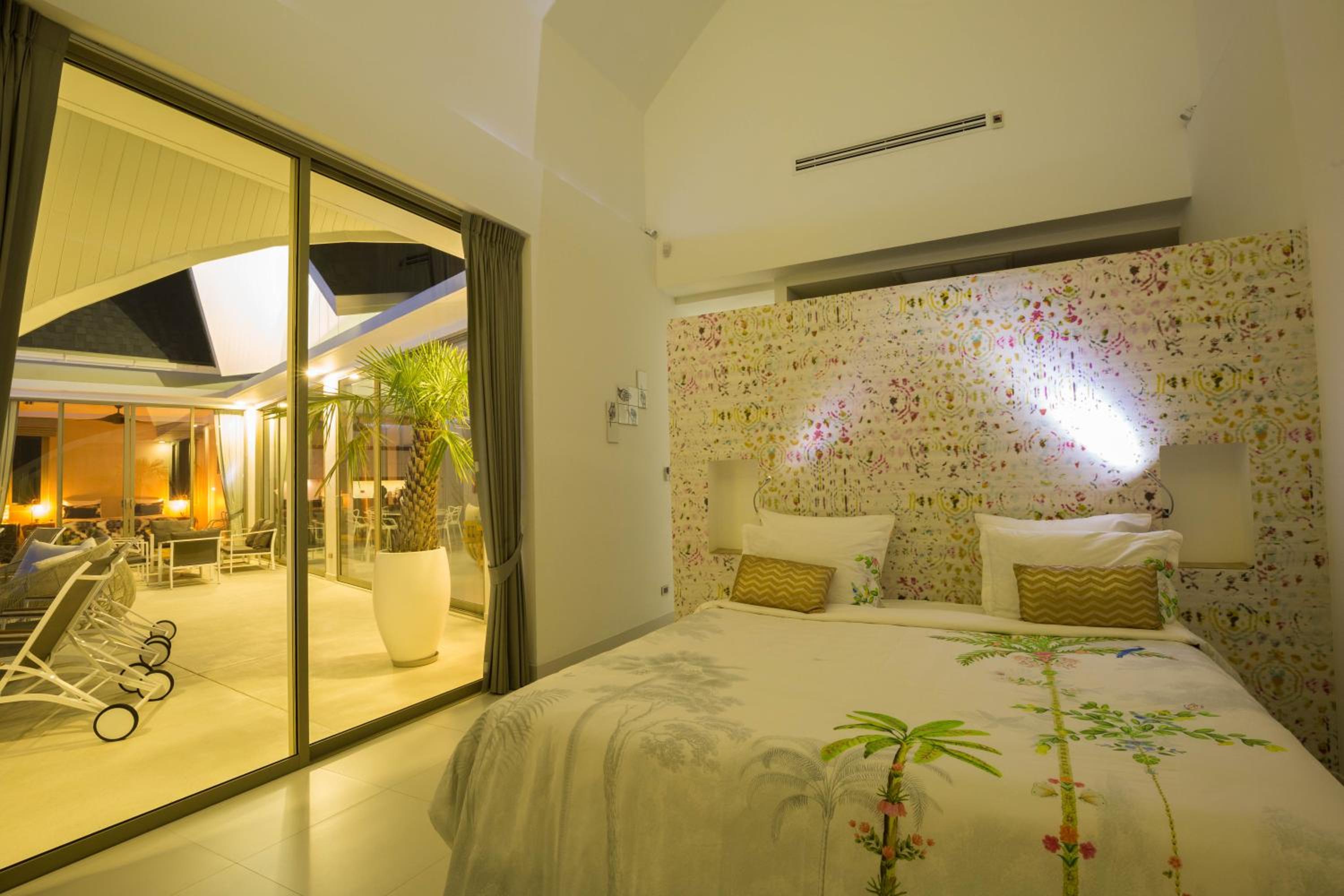 Villa with Sea View photo 1