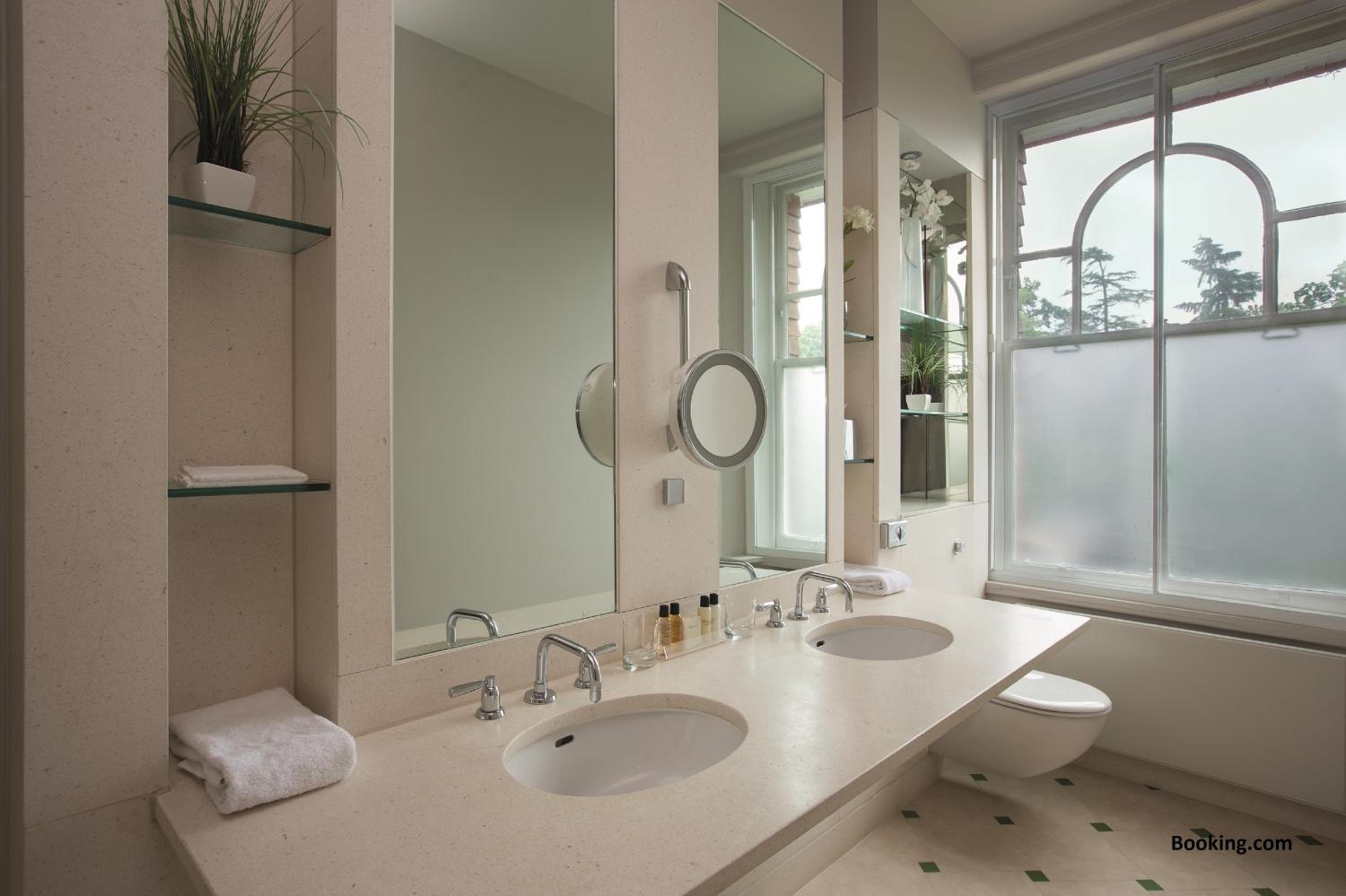 Suite - Photo 3