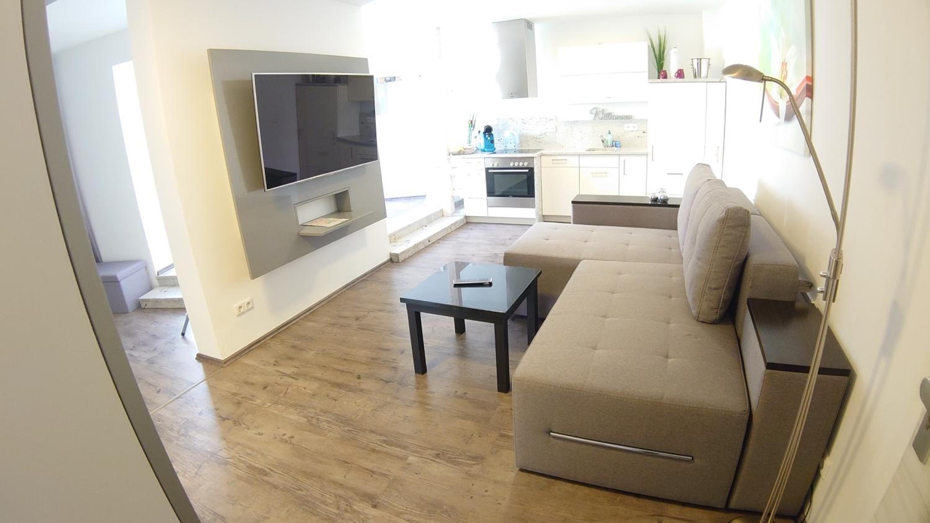 Apartment with bathtub photo 1