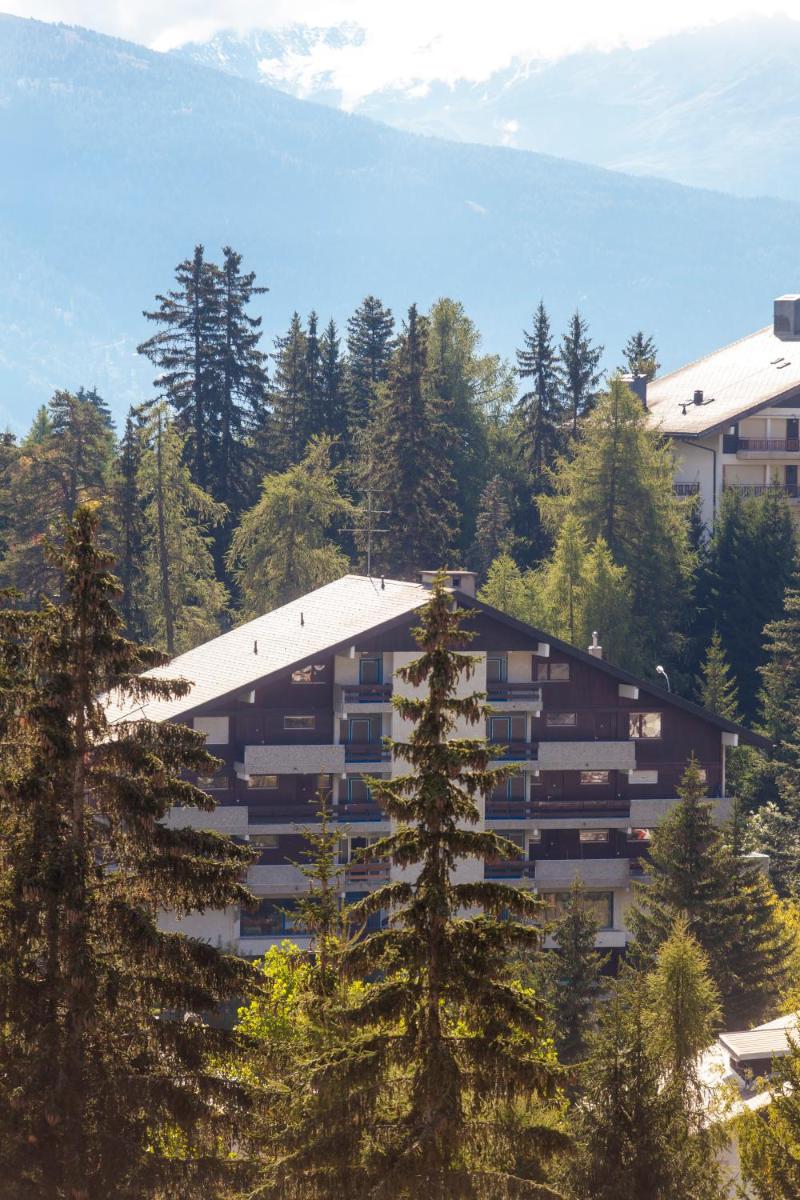 Large Superior One-Bedroom Apartment with Balcony