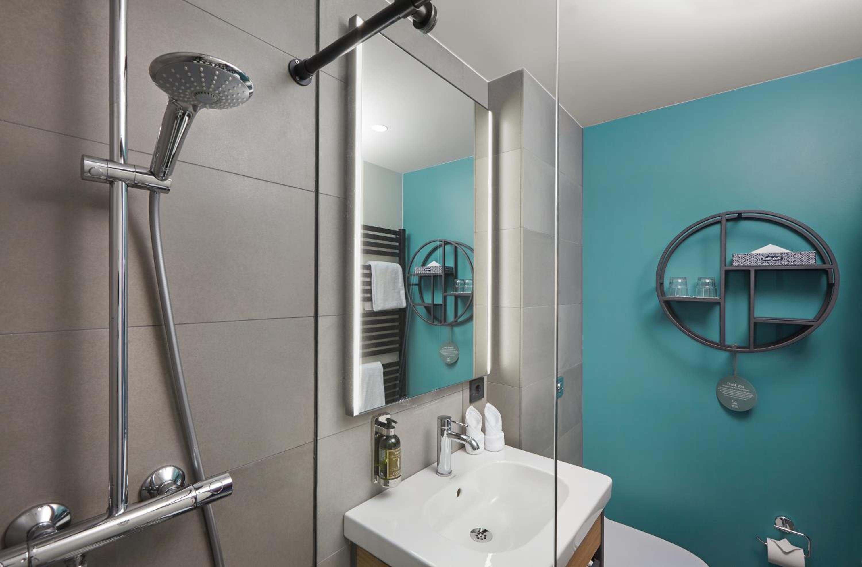 Twin Room - Photo 7
