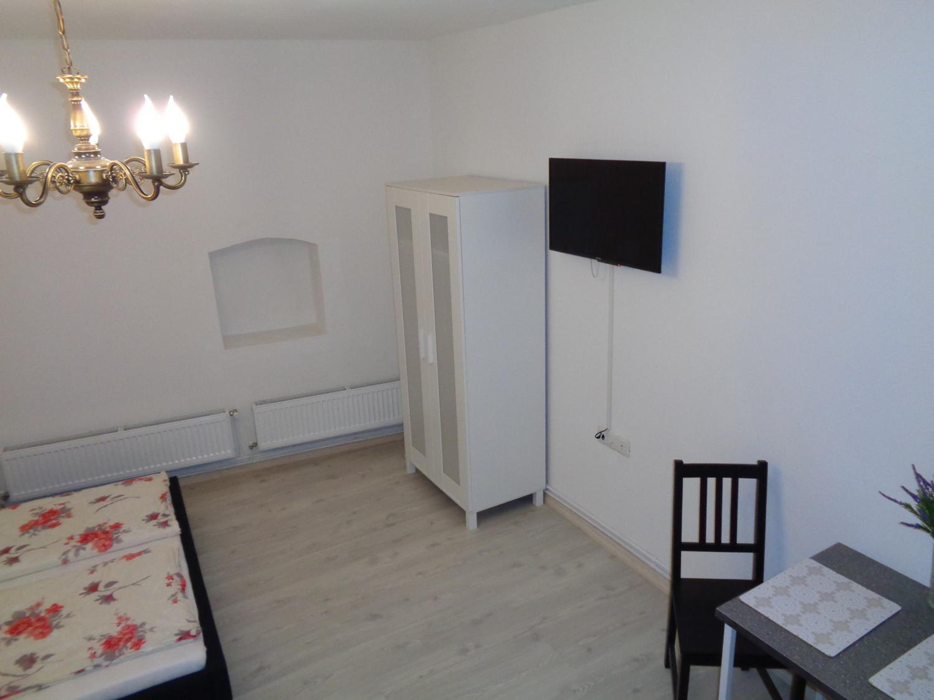 Studio Apartment - Photo 17
