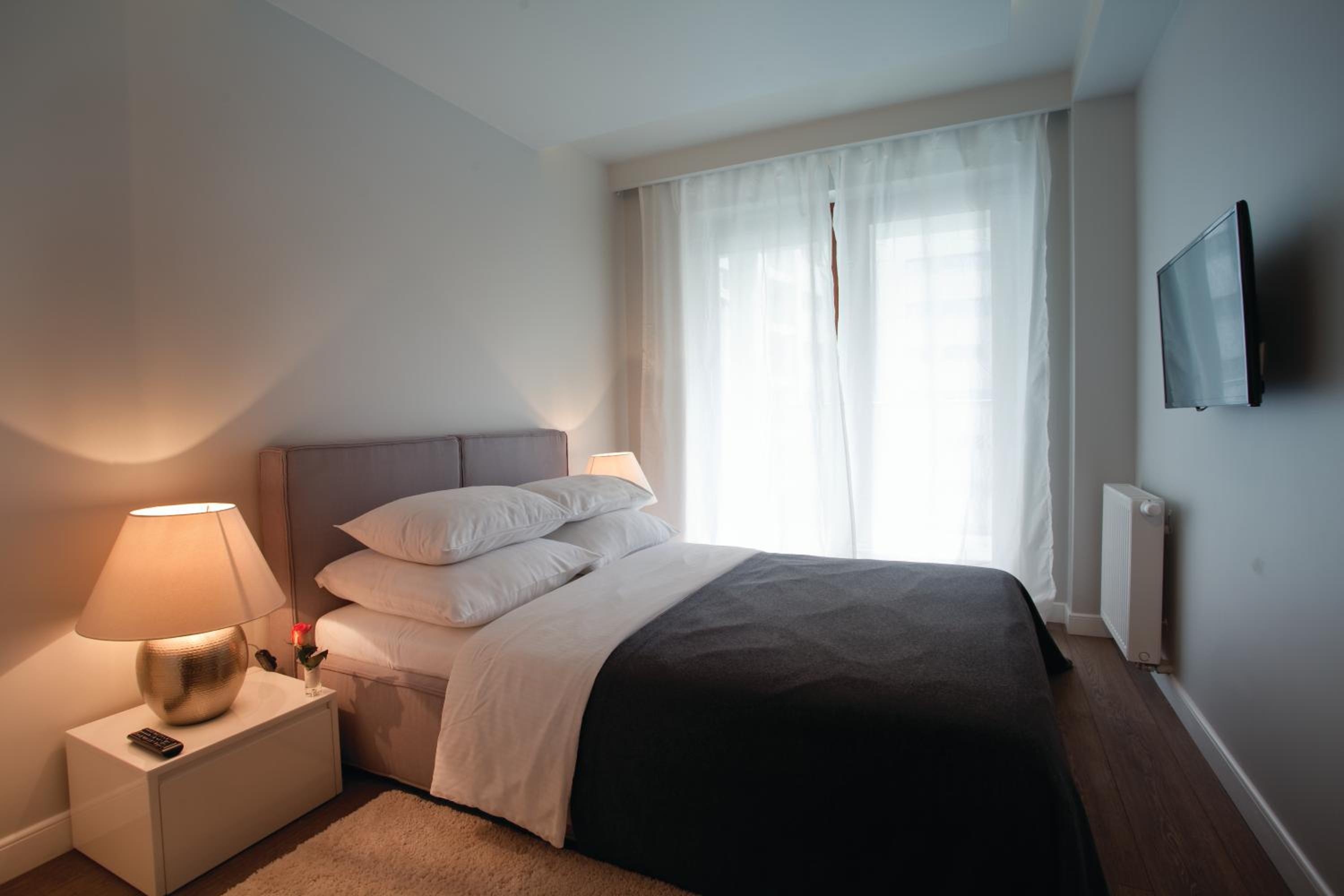 Studio (2 Adults)