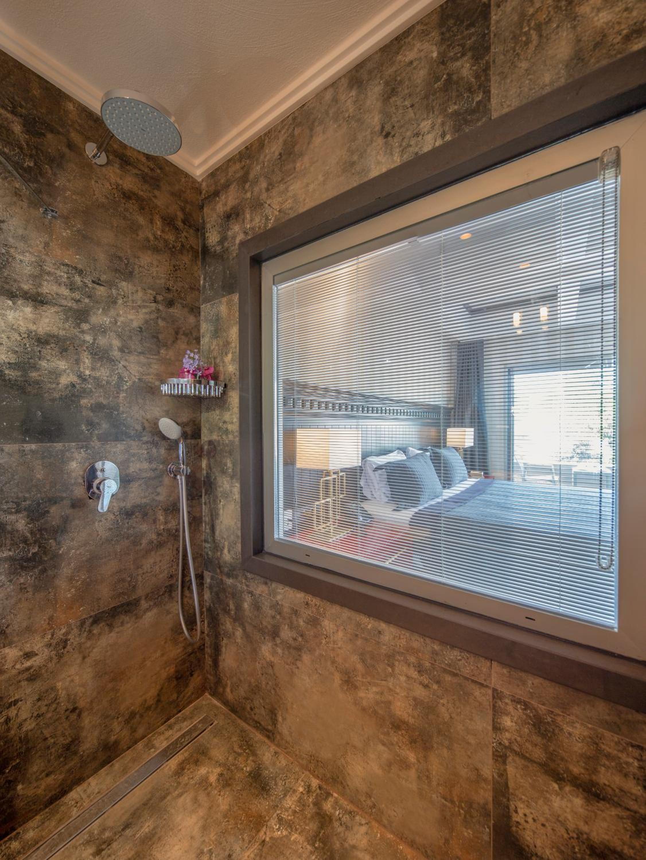 Superior Double Room with Sea and Marina View - Photo 11