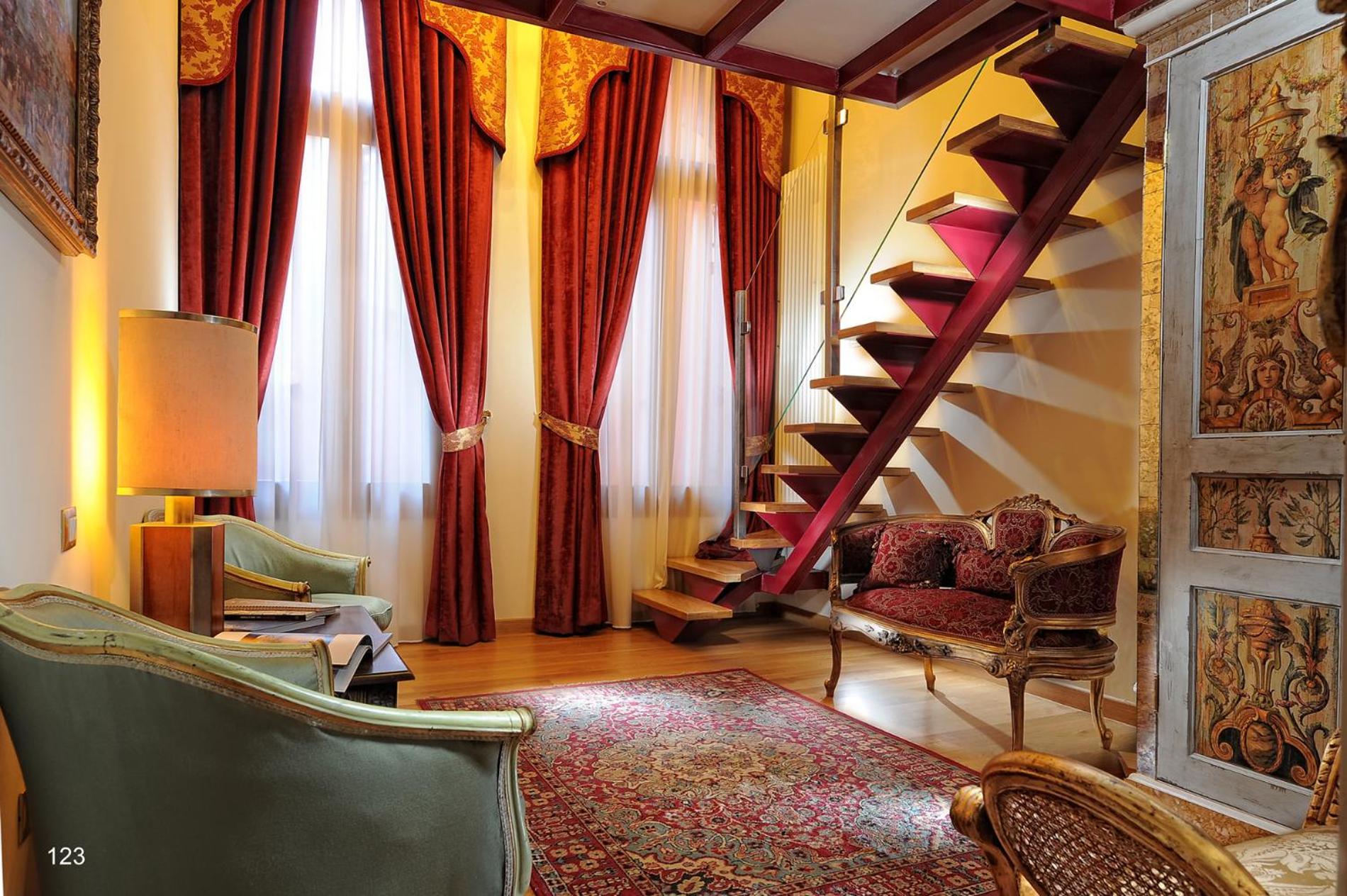 Deluxe Double or Twin Room photo 1