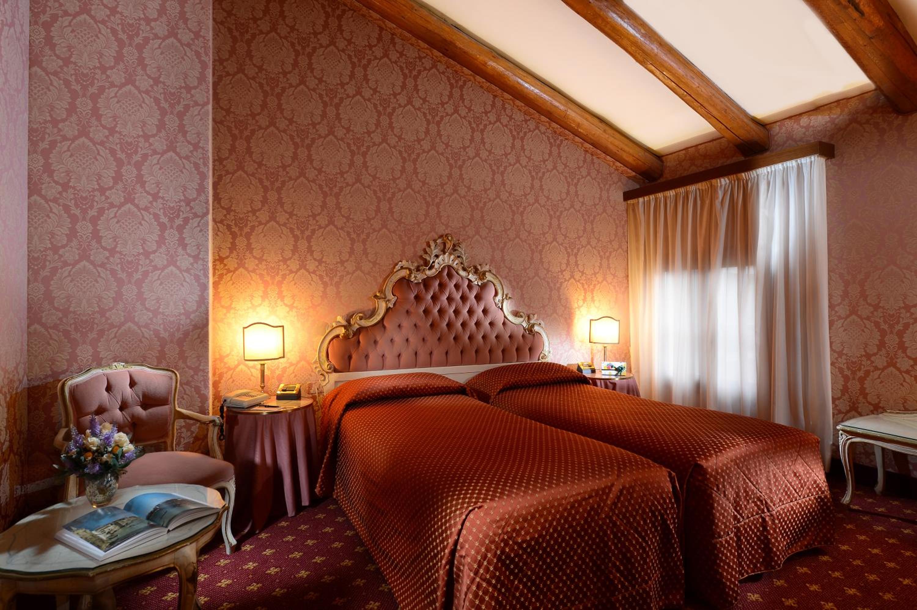Double Room with Grand Canal View - no smoking