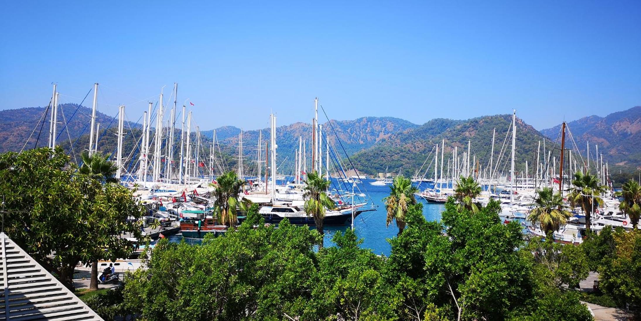 Superior Double Room with Sea and Marina View - Photo 8