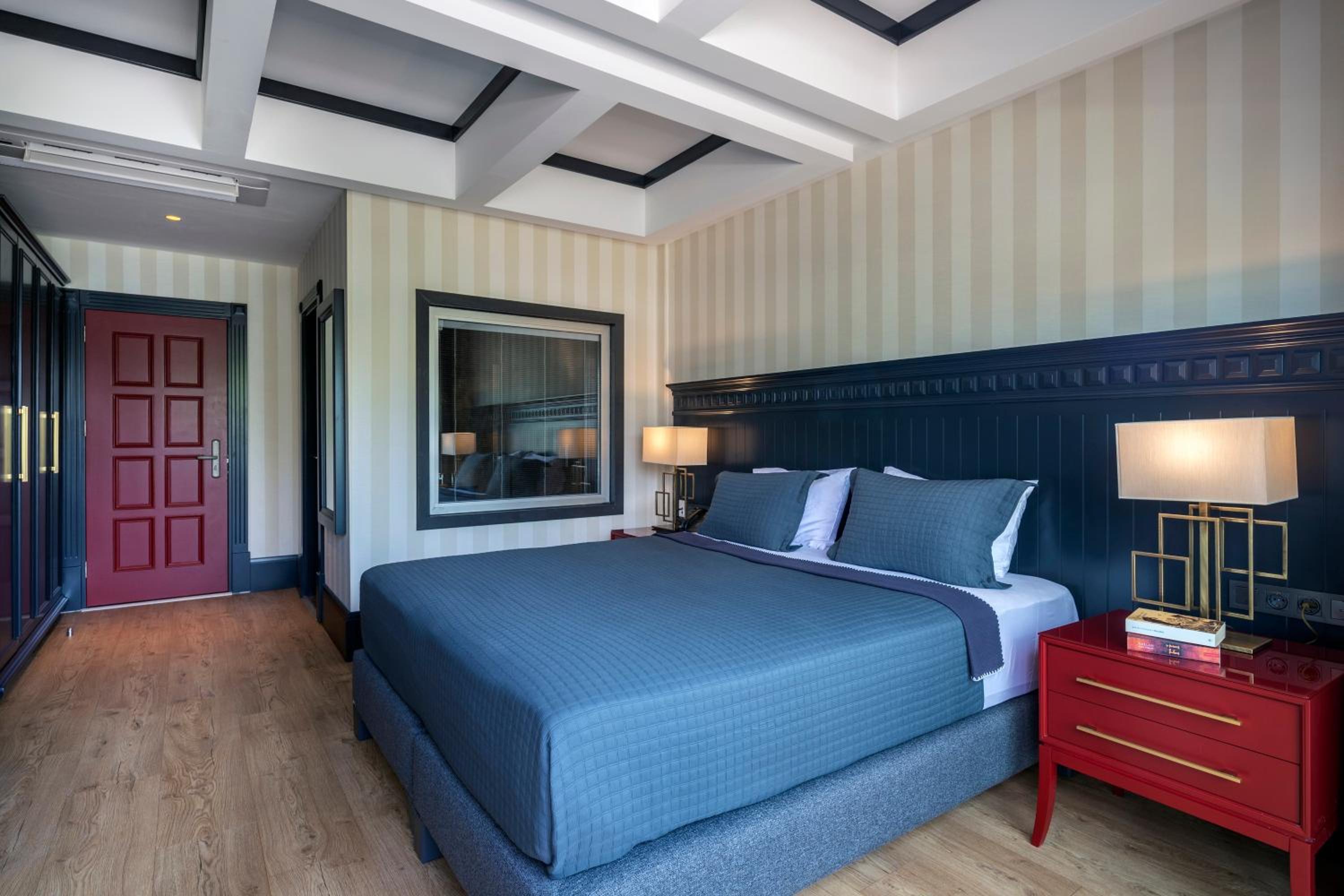 Superior Double Room with Sea and Marina View - Photo 10