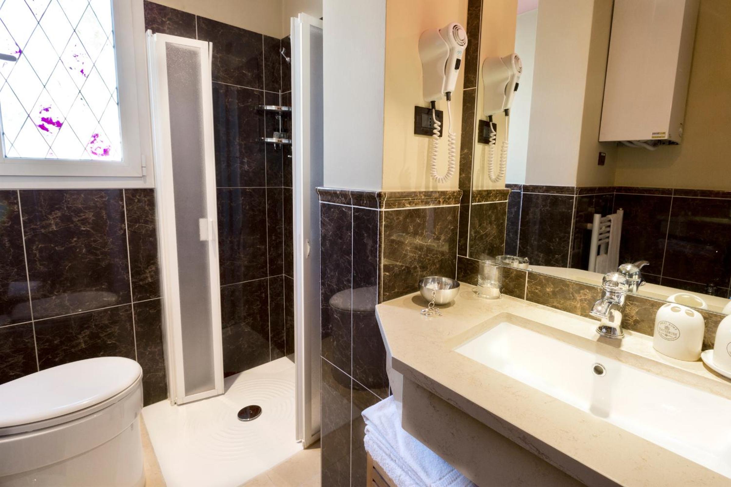 Double or Twin Room with View photo 3