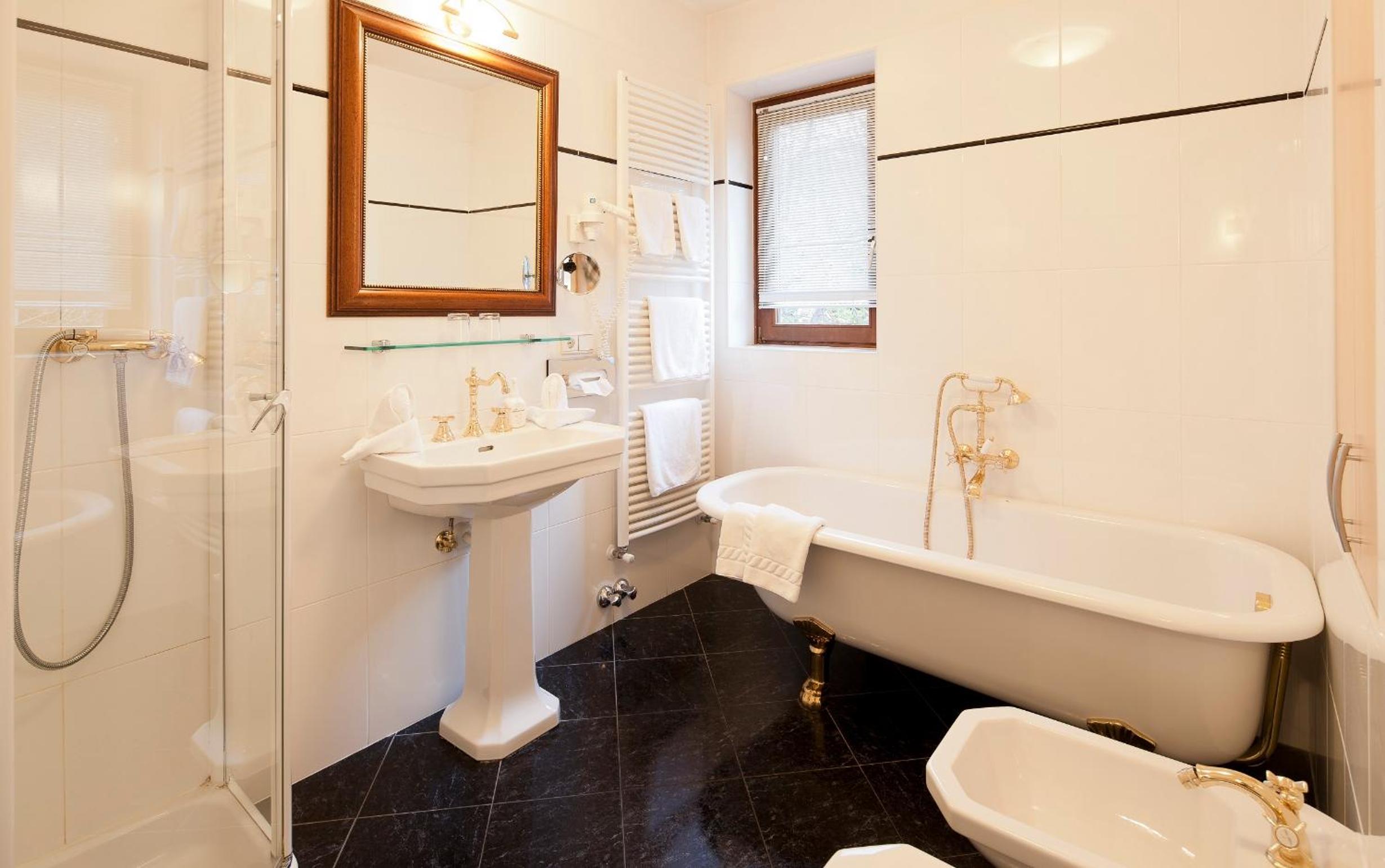 Superior Suite - Photo 3